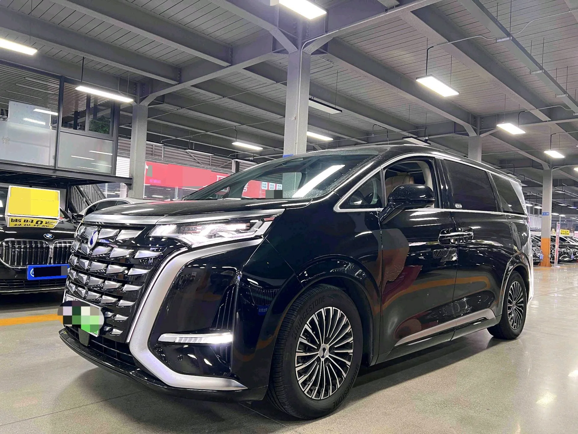 Denza D9 2022 DM-i 970 AWD Flagship Edition