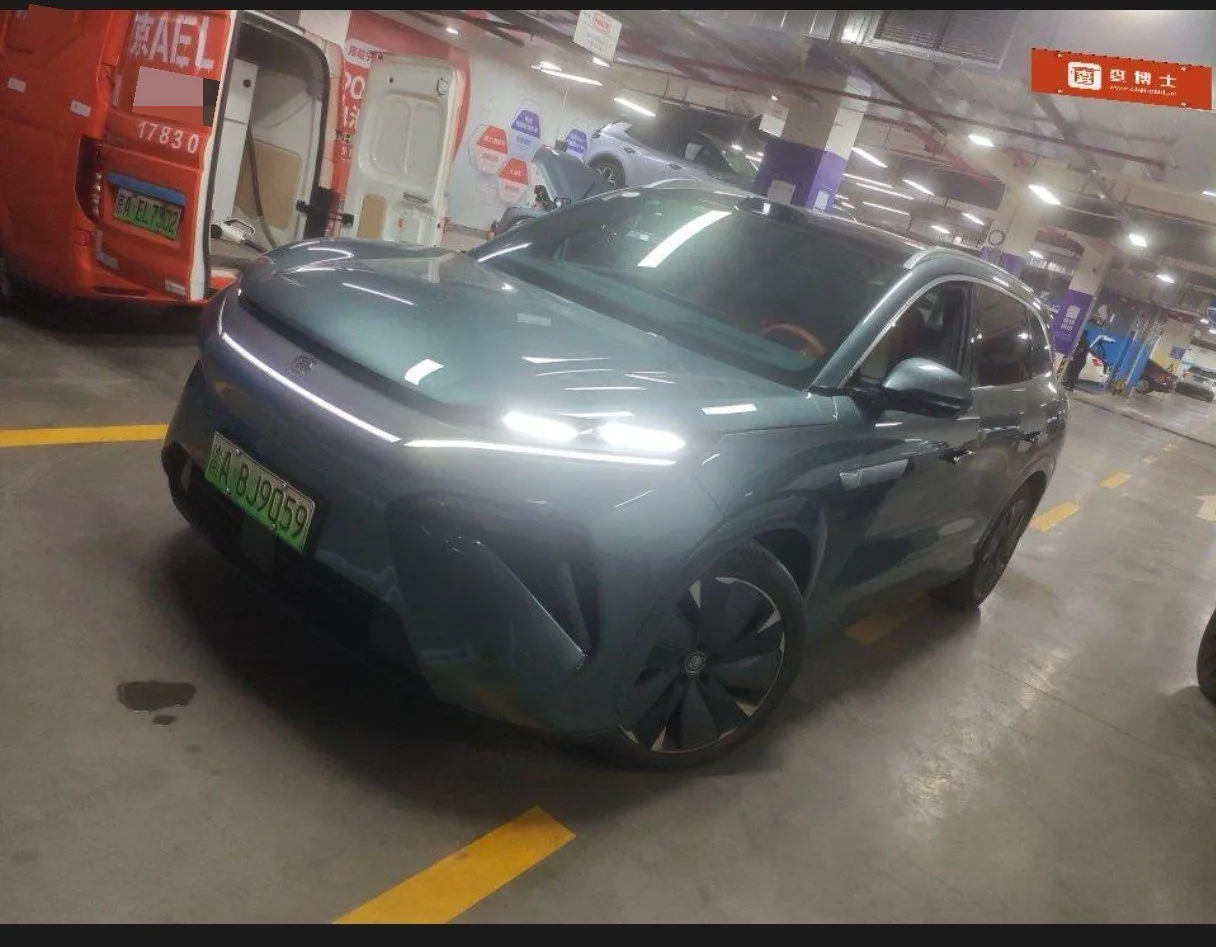 Tang L 2025 EV 600KM Four-Wheel Drive LiDAR Flagship Edition