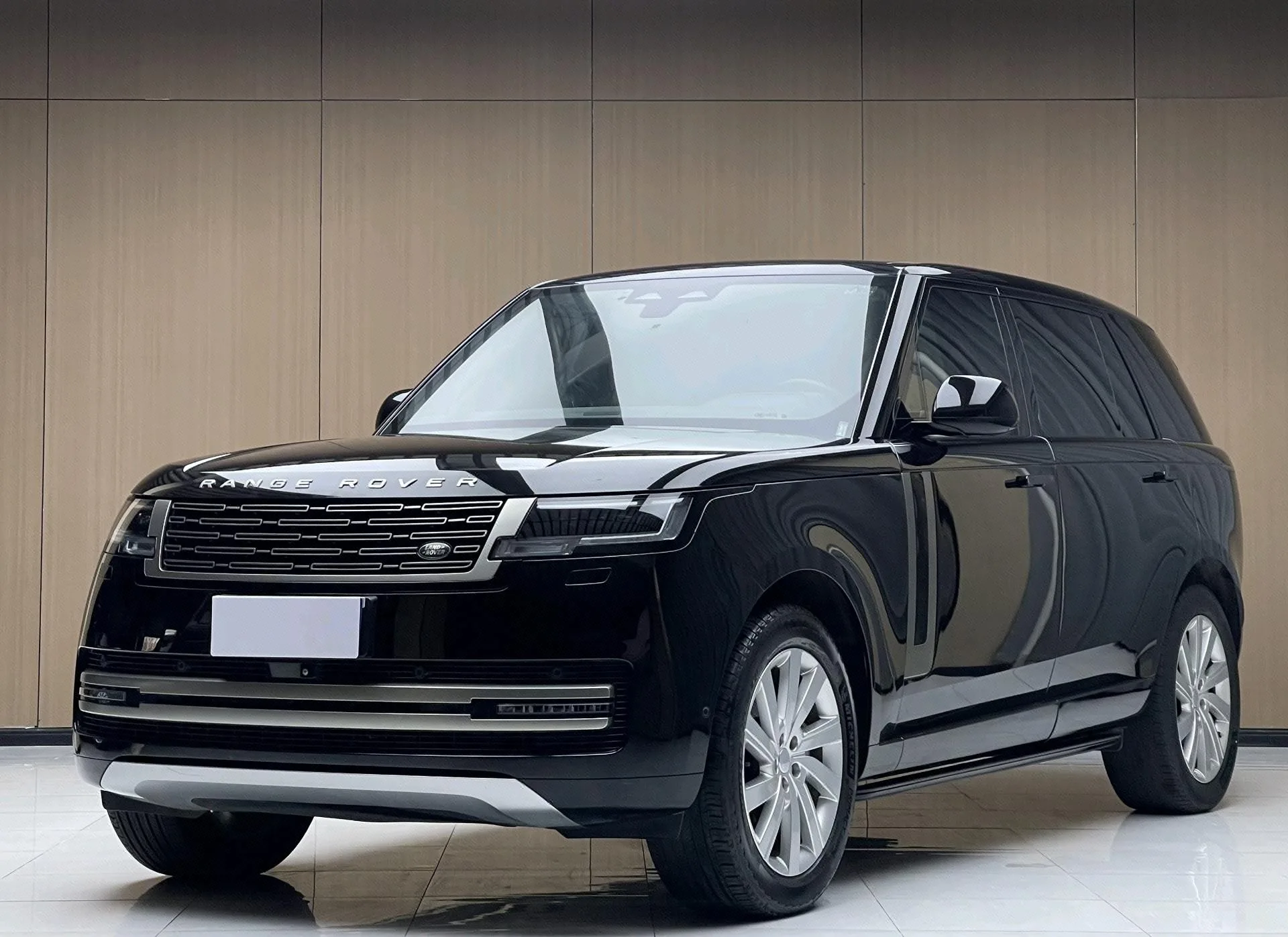 Land Rover Range Rover (Imported) 2022 Model Year Range Rover 48V 3.0T L6 400PS Grand Edition Stretch Model, Automatic Transmission