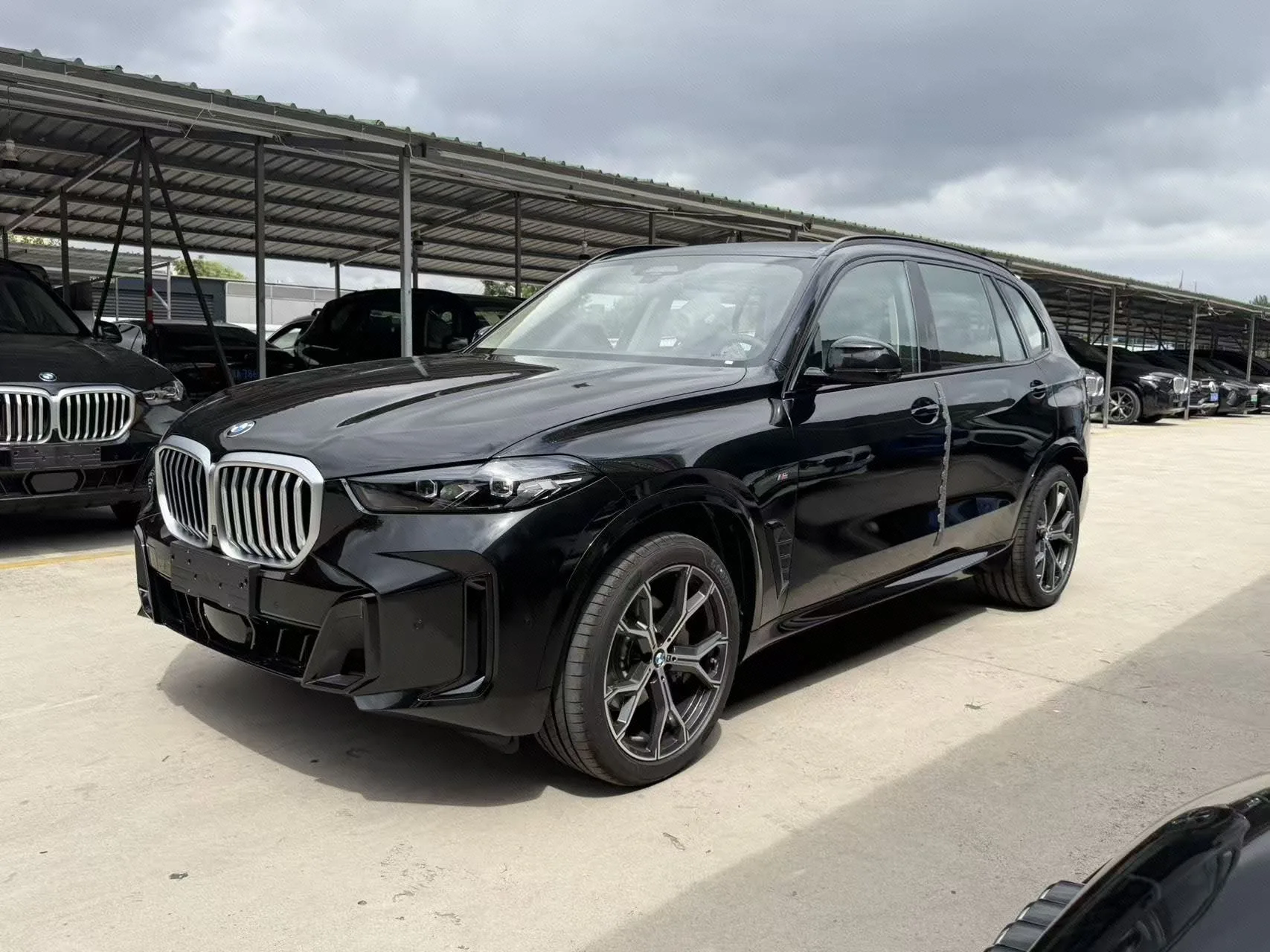 2026 BMW X5 xDrive30Li 48V 2.0T M Sport Shadow Edition Automatic