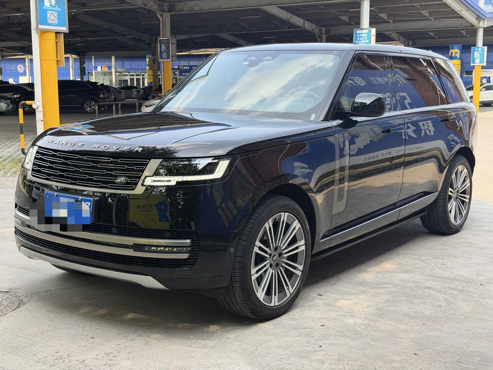 Range Rover 2024 3.0 L6 400PS Grand Long Wheelbase 7-Seater