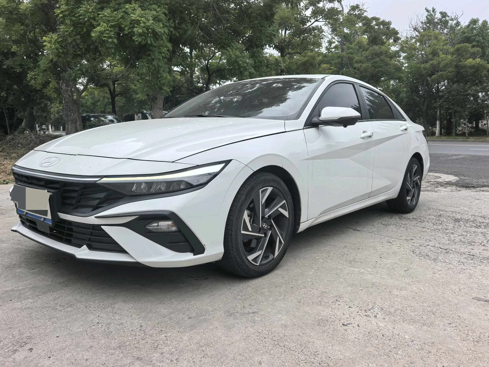 Hyundai Elantra 2023 1.5L CVT GLX Elite Edition