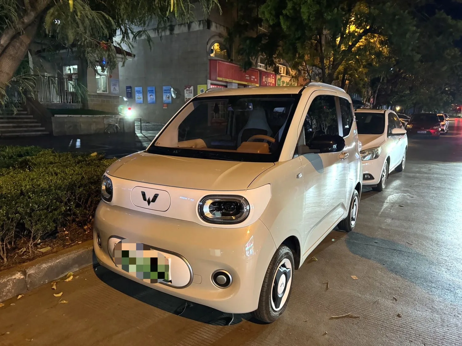 Hongguang MINIEV 2024 Macaron Model, 215km