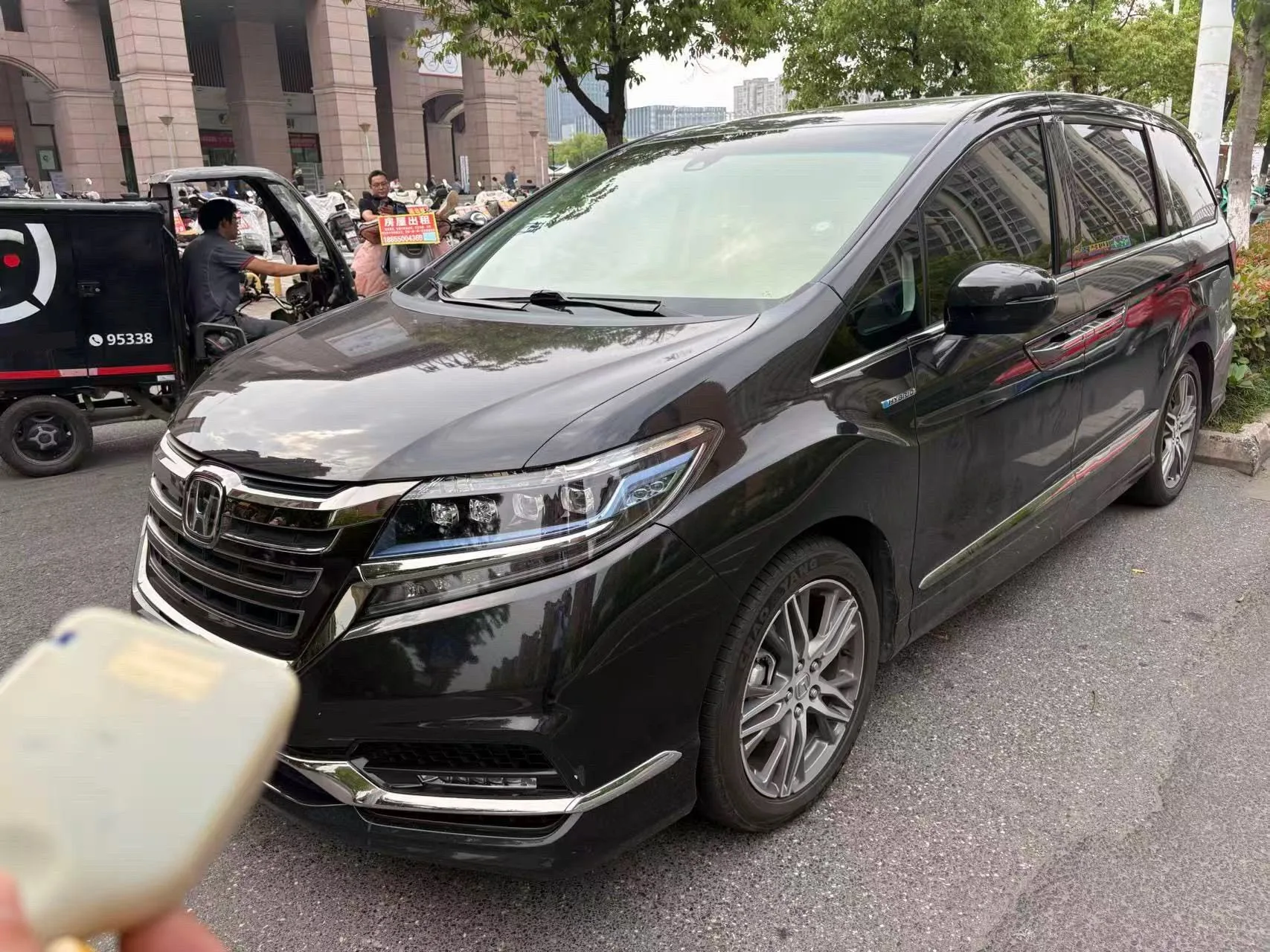 Elysion 2019 2.0L Hybrid Luxury Edition