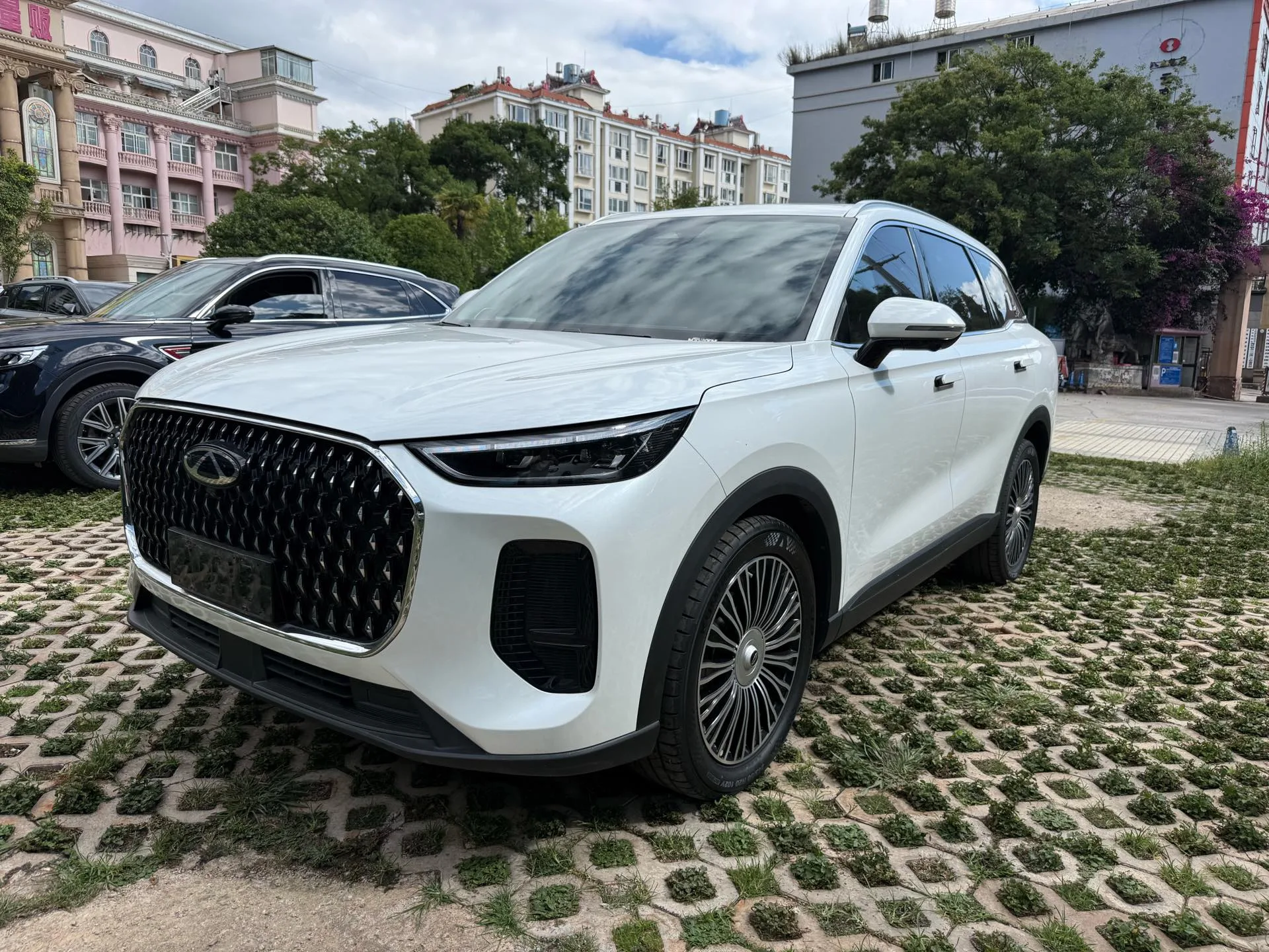 Chery 2024 Tiggo 8 L 2.0T 2WD Luxury 5-seater Automatic