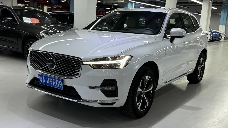 2025 Volvo XC60 B5 AWD Inscription Luxury Edition