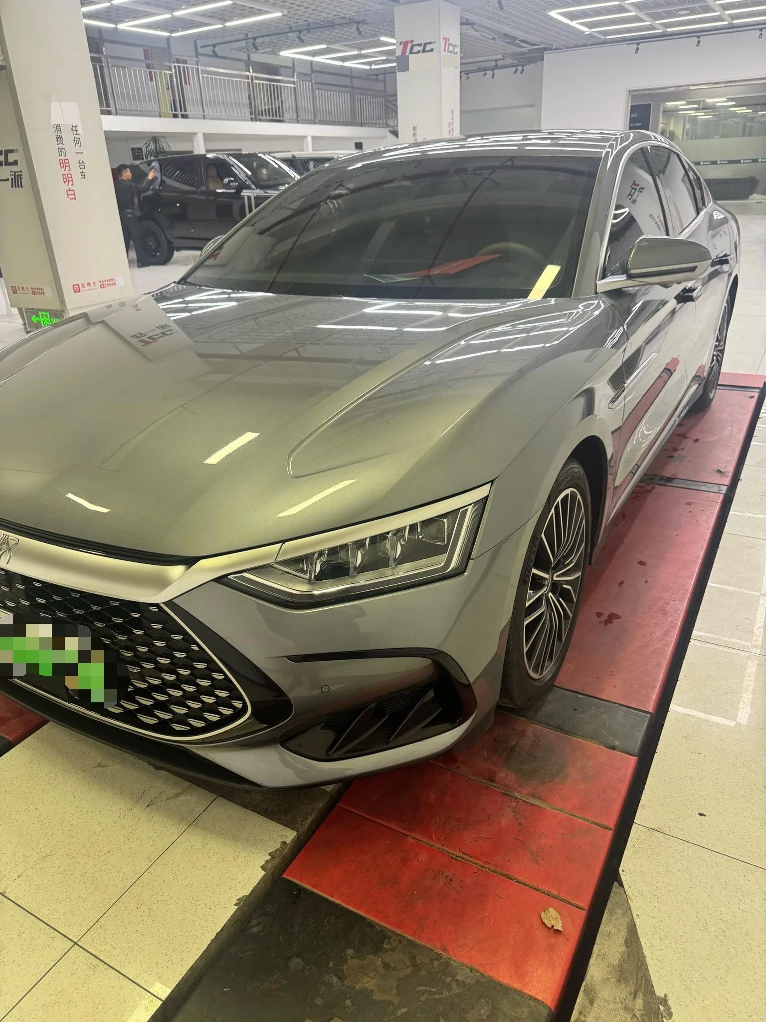 BYD 2024 Han DM-i 1.5T CVT Glory Edition 121KM Premium Automatic