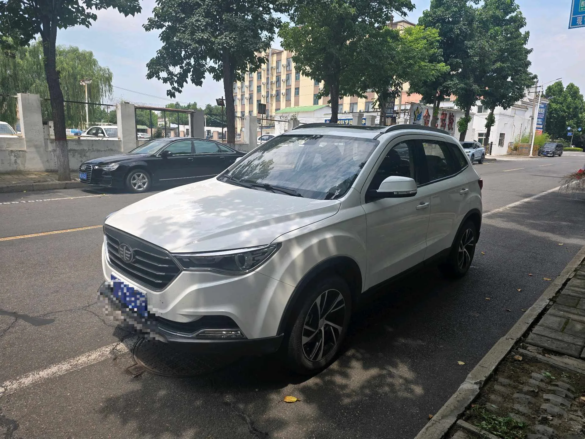 2019 Pentium X40 1.6L Automatic Luxury Edition, National V