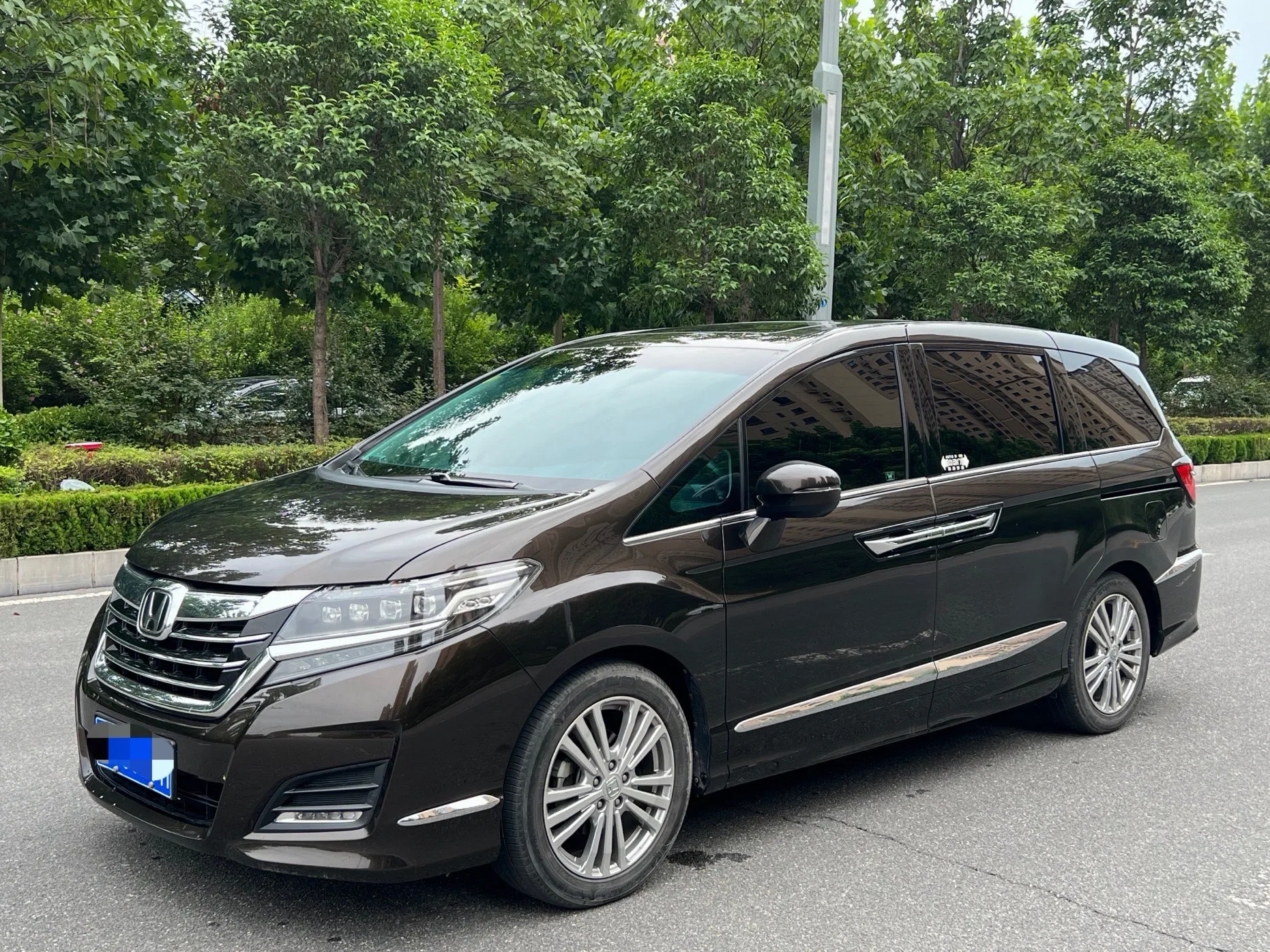 Elysion 2016 2.4L Supreme Edition