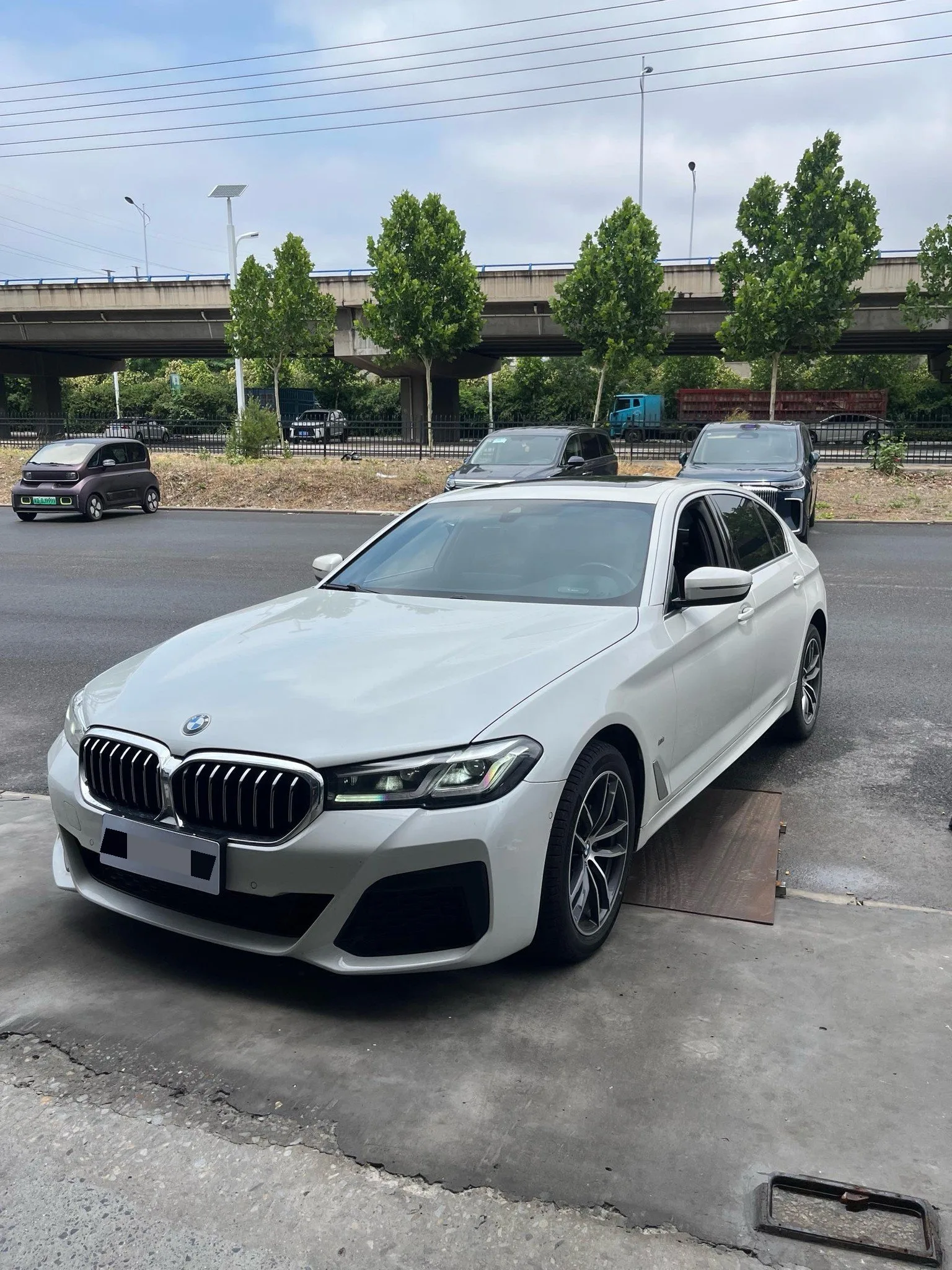 BMW 5 Series 2022 Facelift II 525Li M Sport Package