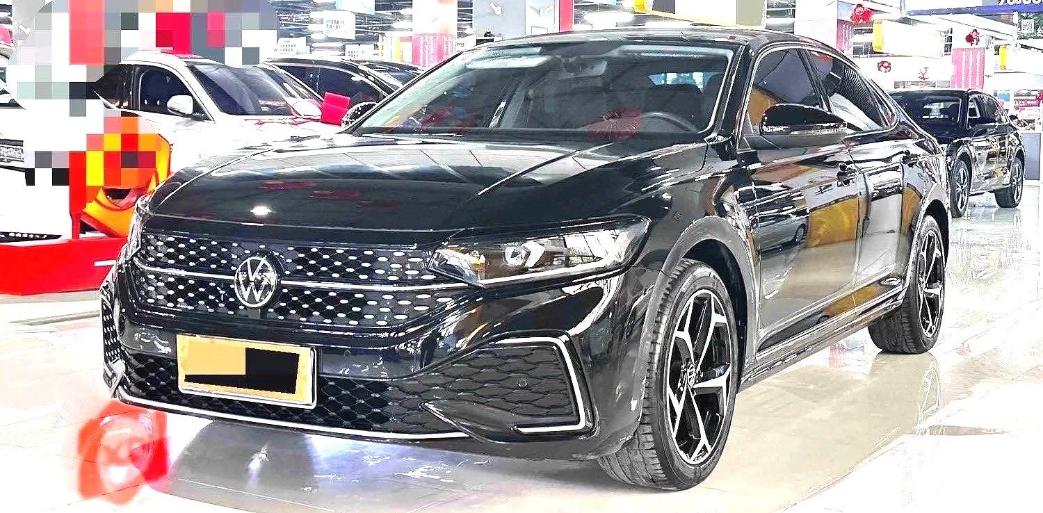 Volkswagen 2025 Passat 2.0TSI 330TSI Outstanding Edition Starry Sky Elite Version Automatic Transmission