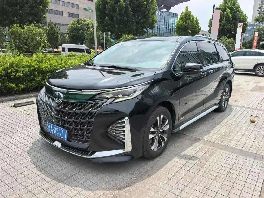 2022 Grevia 2.5L Hybrid Luxury Edition
