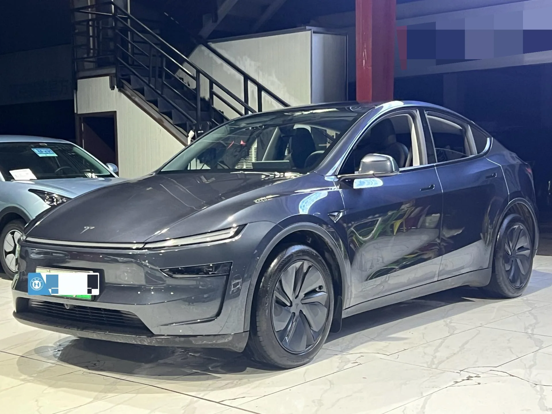 Tesla 2025 Model Y Rear-Wheel Drive Automatic