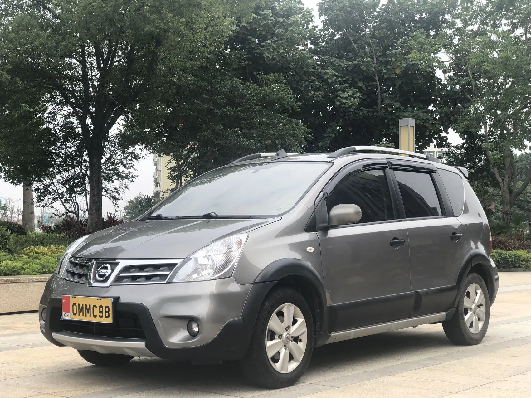 Nissan Livina 2010 Sporty Edition 1.6L Automatic Standard