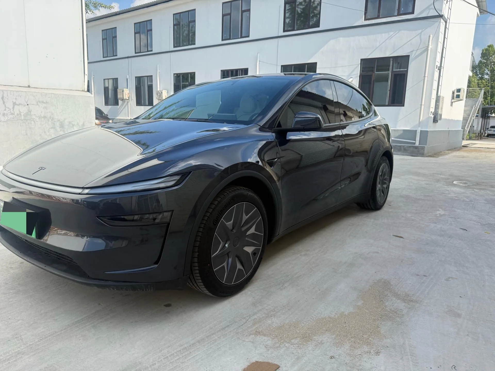 Tesla 2025 Model Y L Long Range All-Wheel Drive Automatic