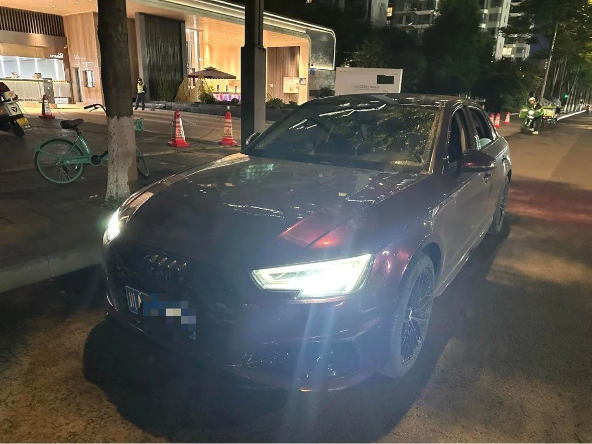 Ауди A4L 2019 40 TFSI Мода Версия (Китай МЫ Выбросы «Стандарт»)