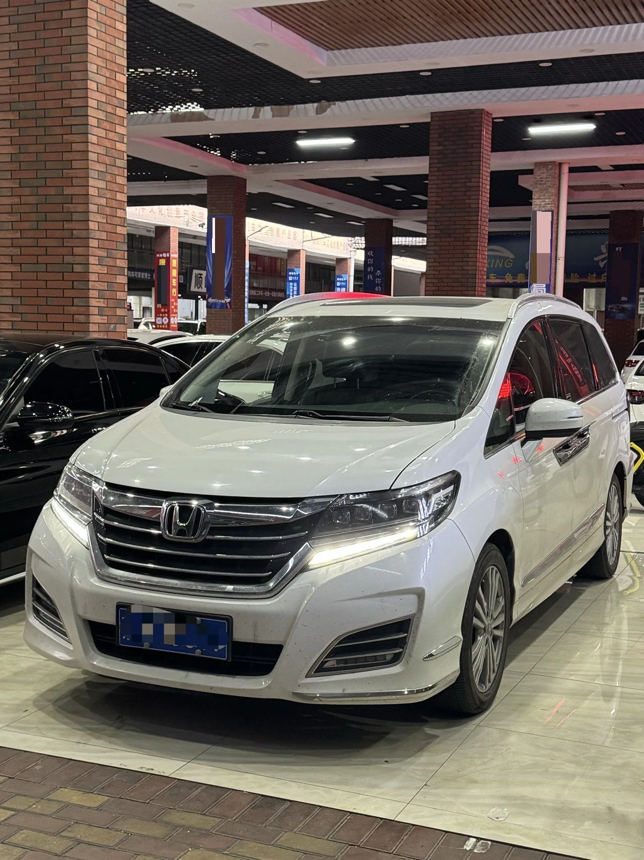 Elysion 2016 2.4L Luxury Edition