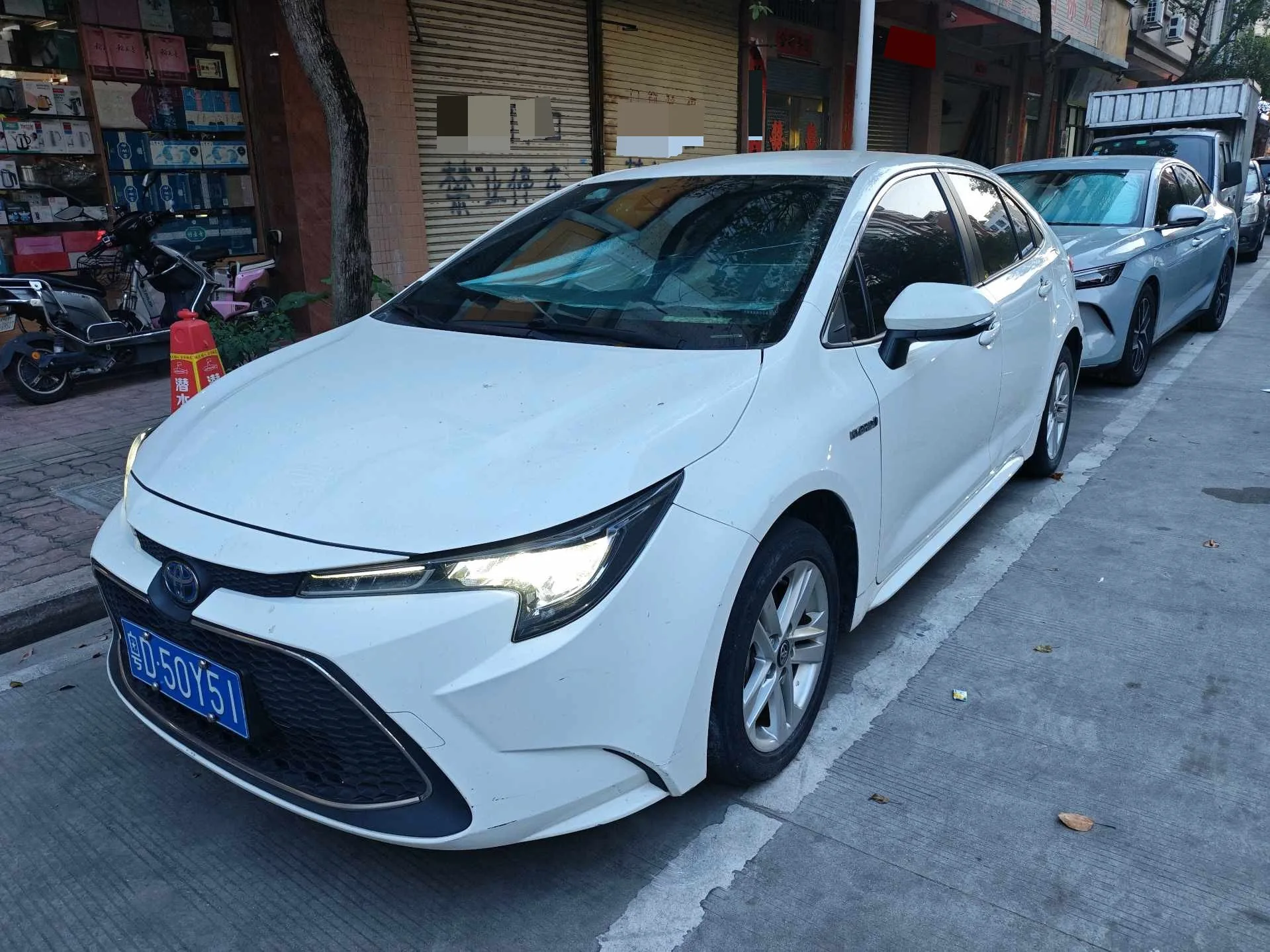 Levin 2022 Hybrid 1.8H E-CVT Leading Edition