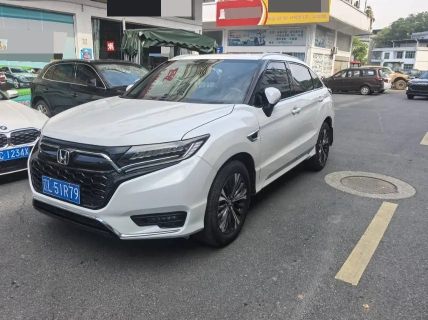 Читать 2023 UR-V 2,0 Т 370TURBO 4WD Премиум Версия (Автоматический)