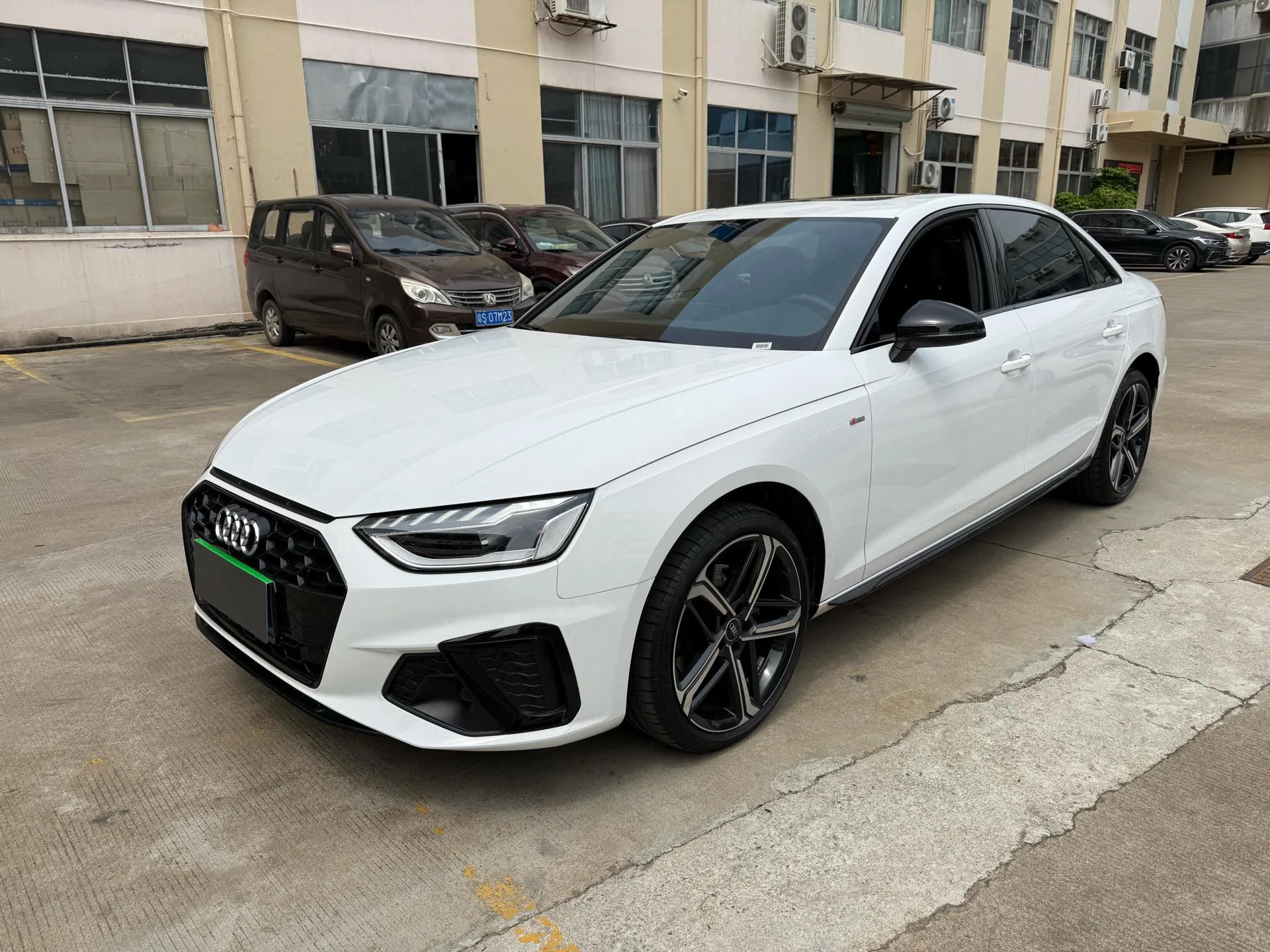 Audi 2025 A4L 2.0TFSI 40TFSI 2 Million Unit Enjoyment Edition Luxury Dynamic Model Automatic Transmission