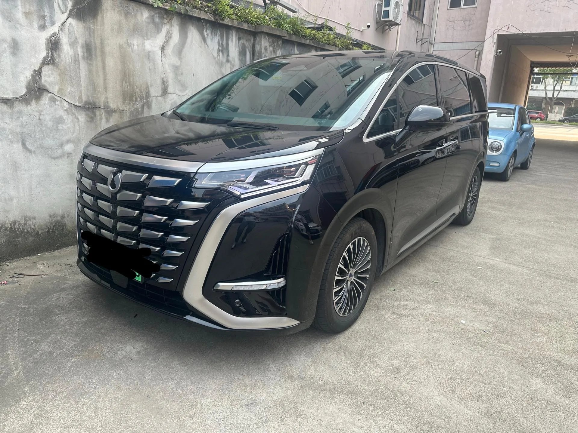 Denza D9 2022 DM-i 1040 Premium