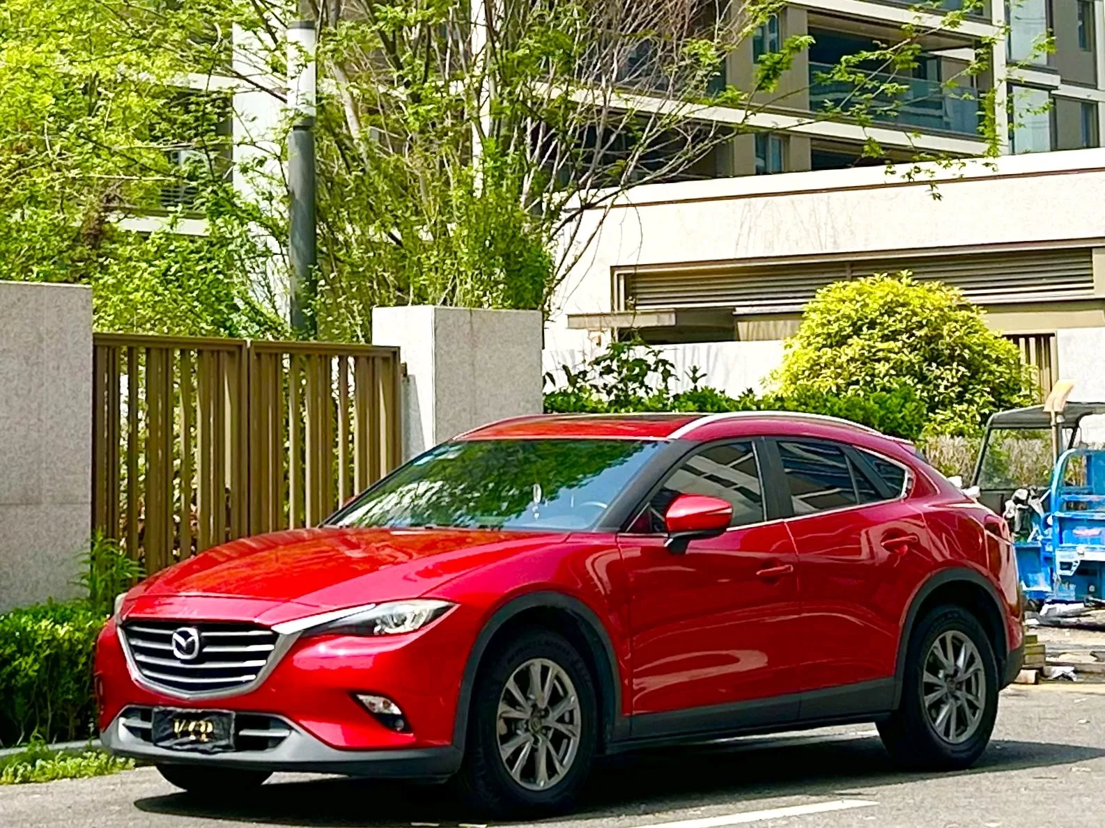 Mazda CX-4 2020 2.0L Automatic 2WD Blue Sky Premium Edition