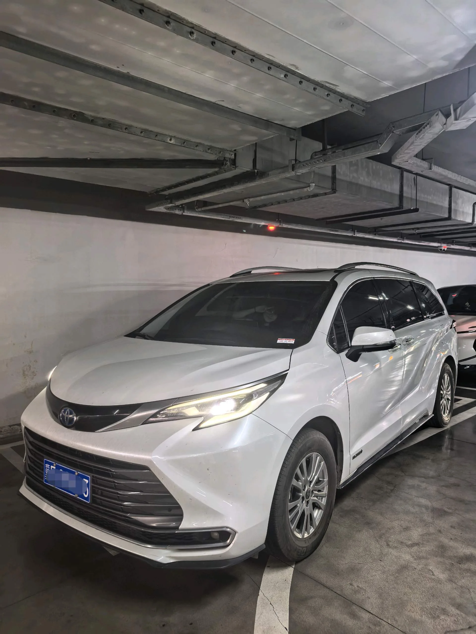 2021 Sienna 2.5L Hybrid Luxury Edition