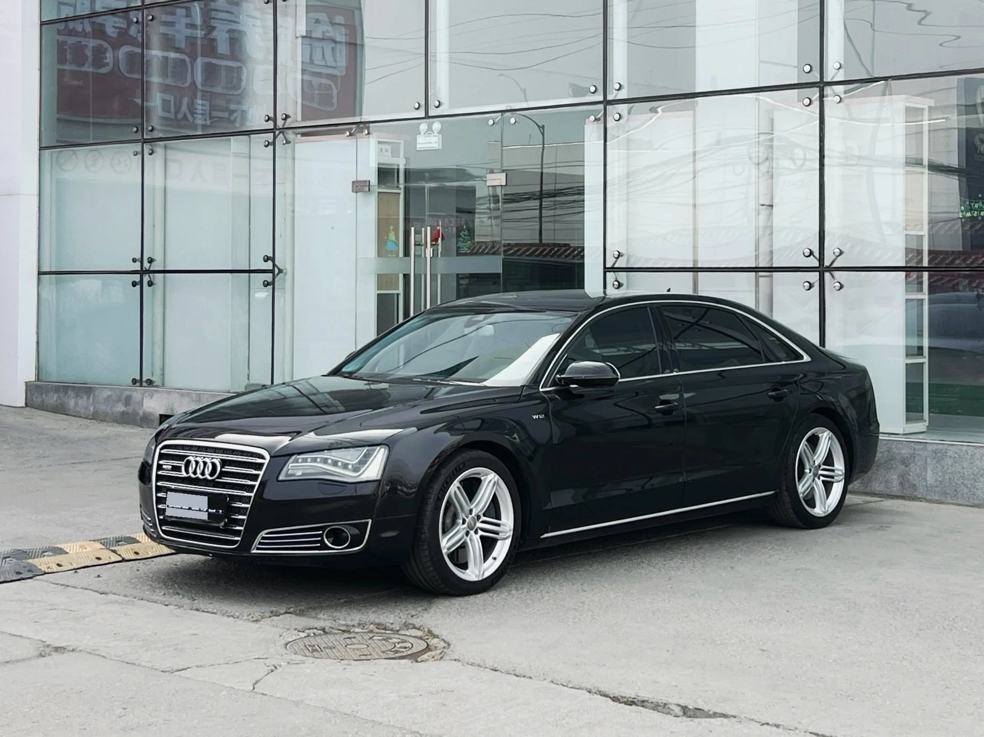 Audi A8L (Imported), 2011 Audi A8L W12 6.3 FSI quattro Automatic.