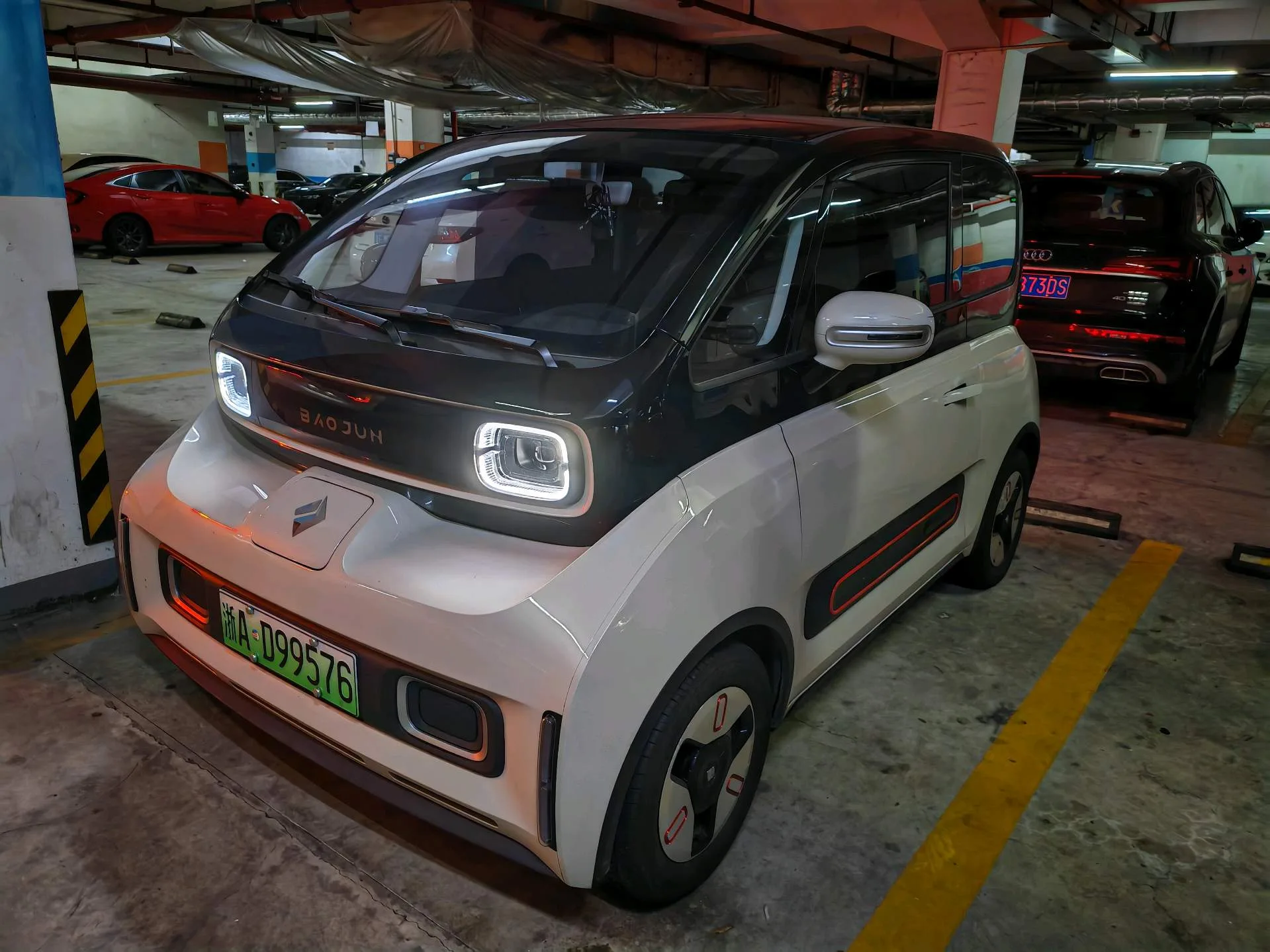 Baojun KiWi EV 2021 High-End Edition, Fashion Gold, Ternary Lithium Battery