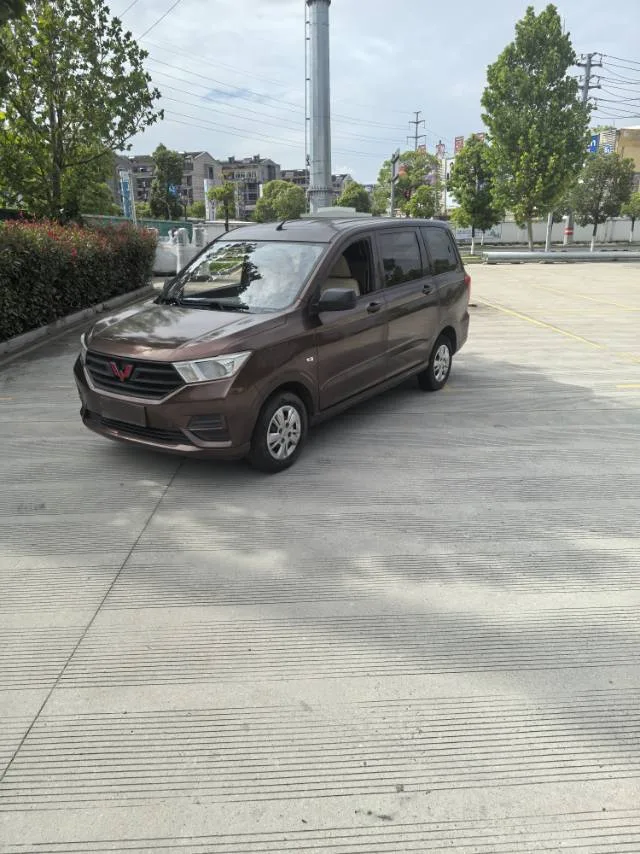Wuling 2019 Hongguang S 1.5 Standard 5-Seater Manual Transmission