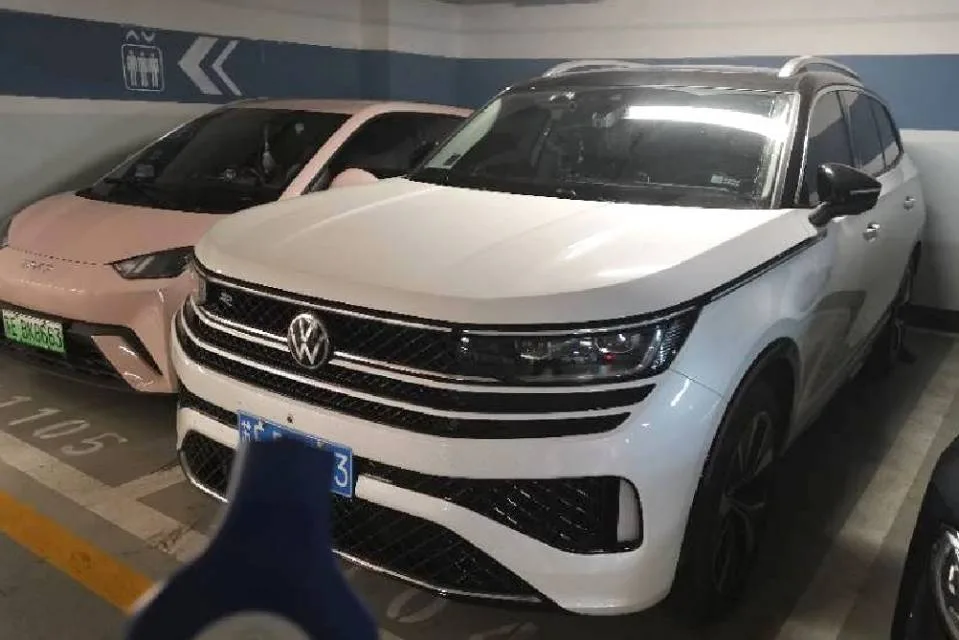 Фольксваген 2023 Диапазон Ровер R-линия 2.0TSI 380TSI 4WD Турне Версия Автоматический