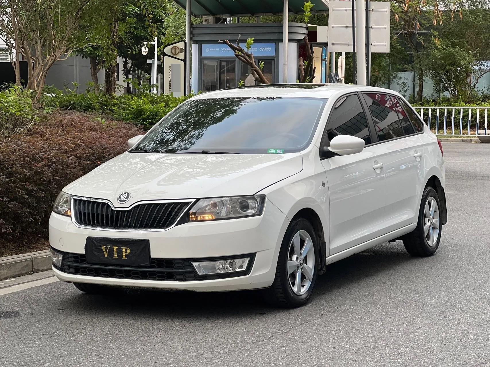 Rapid 2014 1.6L Automatic Enjoy Edition
