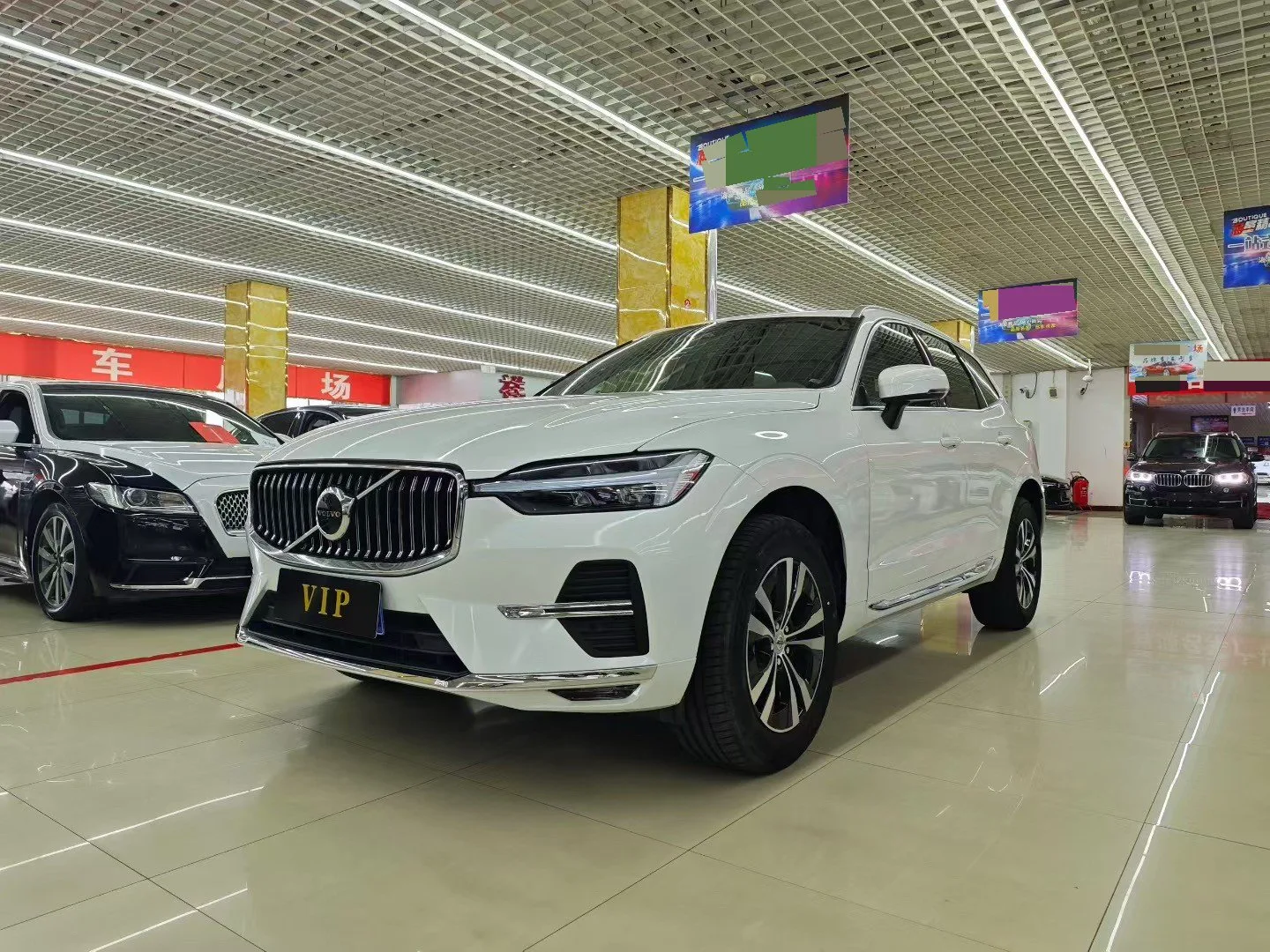 2024 Вольво XC60 B5 Полный привод Надпись Роскошь Версия