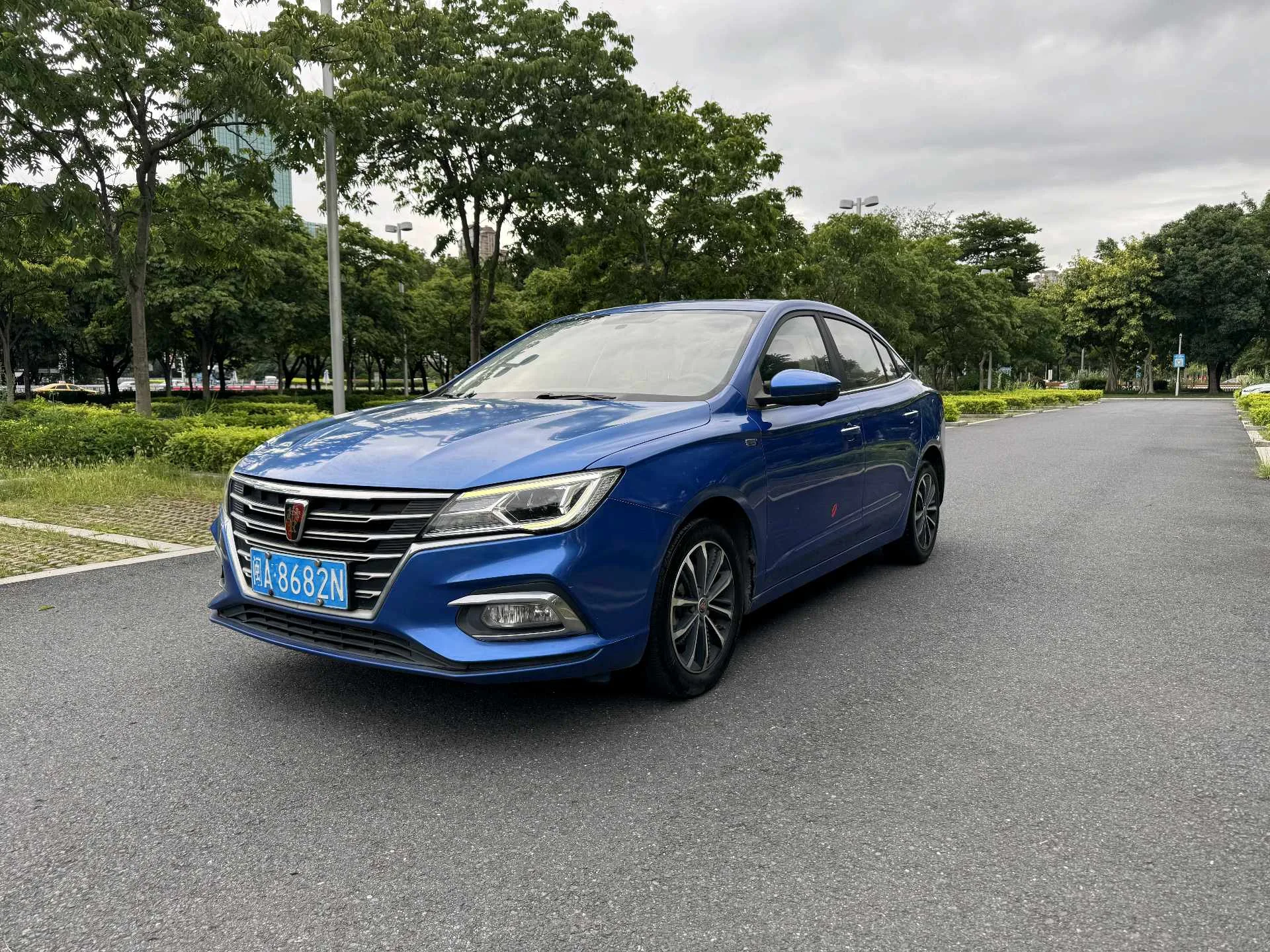 Roewe i5 2019 Model Year 1.5L Automatic 4G Connectivity Leading Luxury Edition
