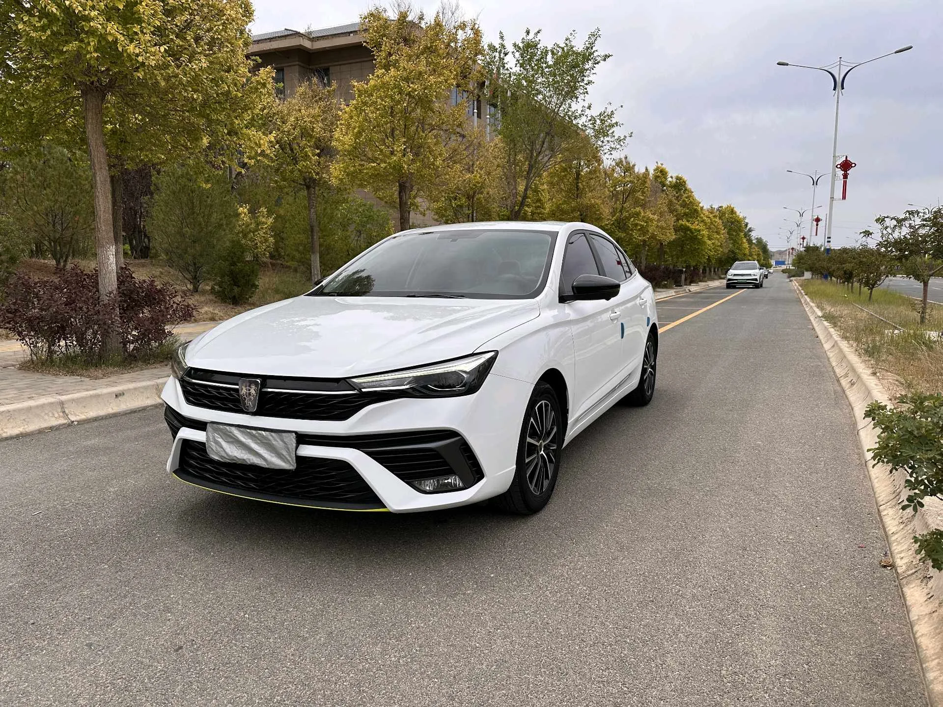 Роуве i5 2021 Модель Год 1,5 l вариатор Черный Золото Версия