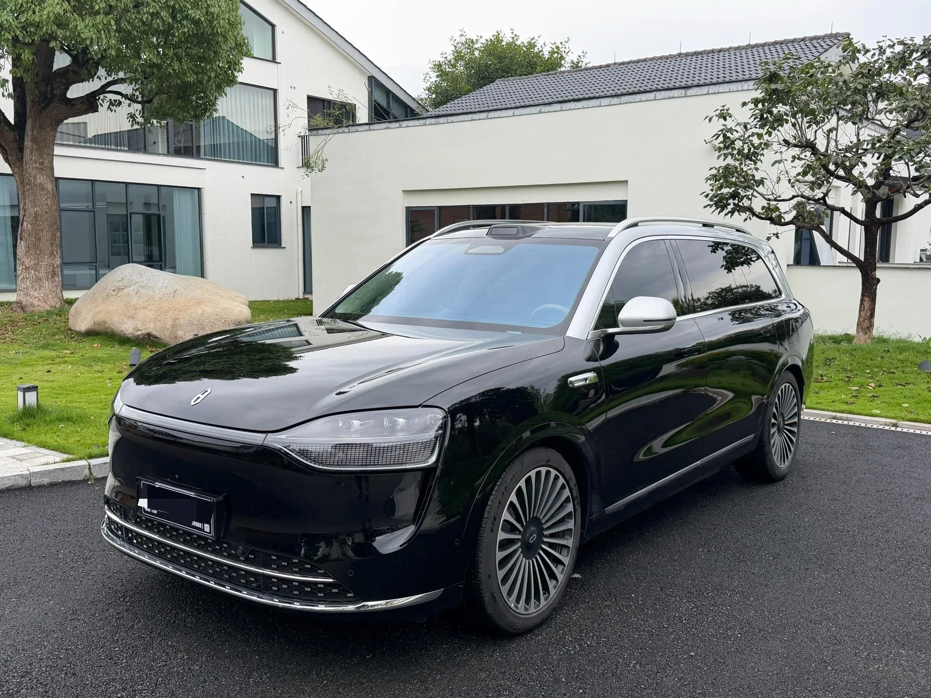 AITO 2025 AITO M9 Extended-Range Ultra Edition 52kWh 6-Seater (896-line LiDAR) Automatic Transmission