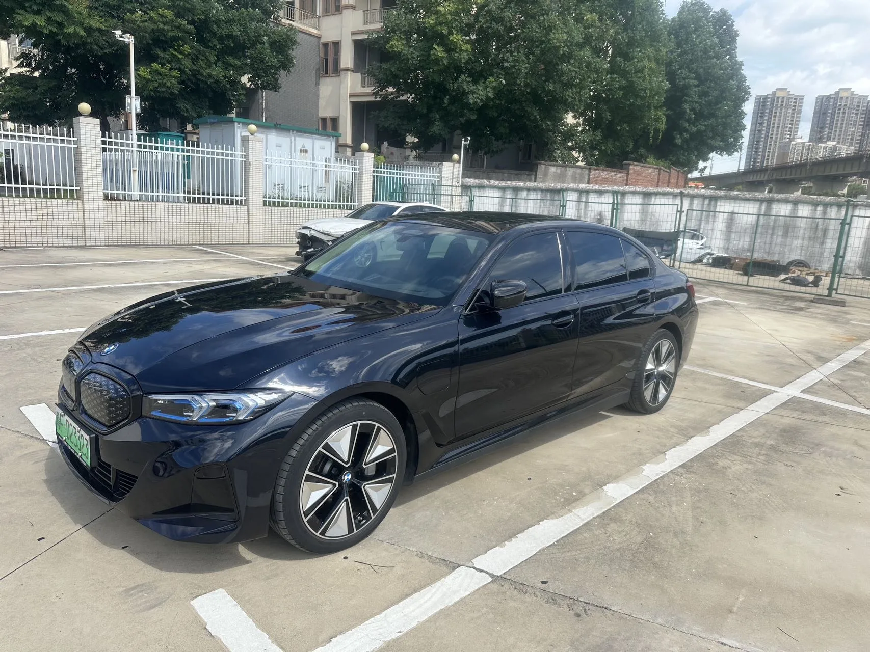 BMW 2025 i3 eDrive 40 L Shadow Sport Package Automatic