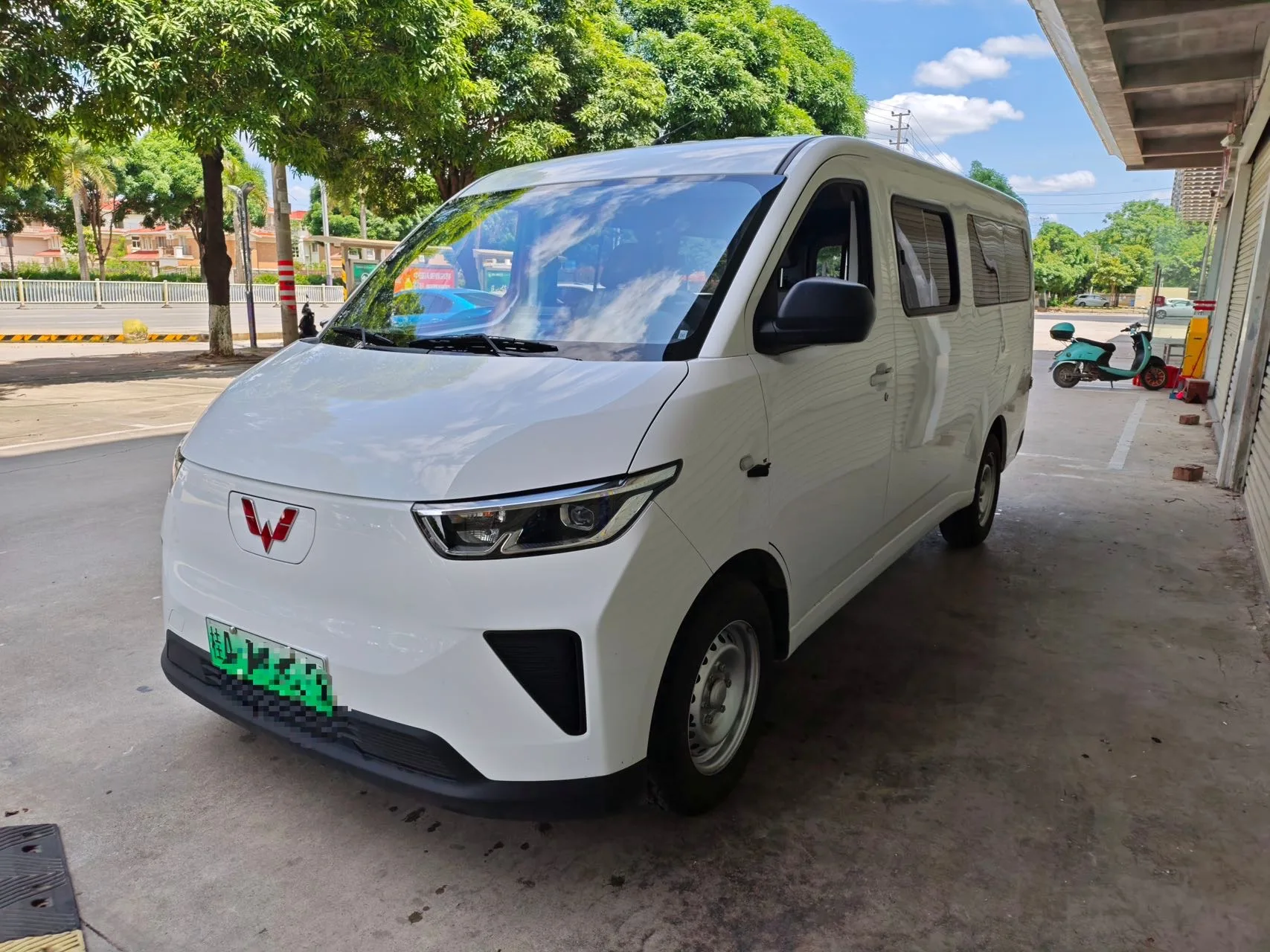 Wuling Yangguang 2024 Model 300km Comfort Bus