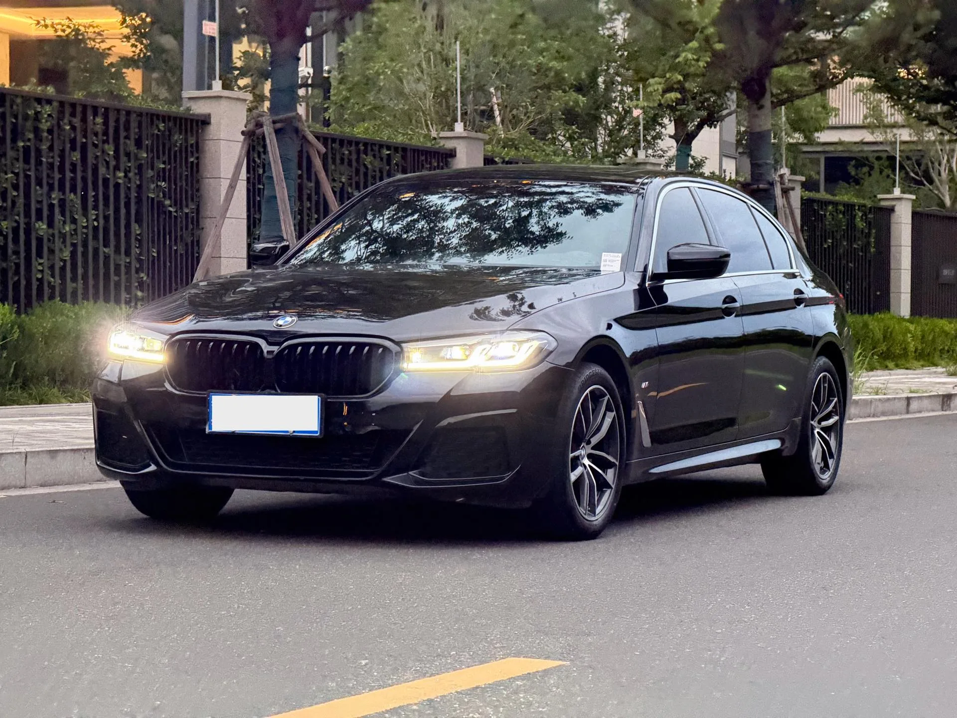 2021 BMW 5 Series 525Li M Sport Package