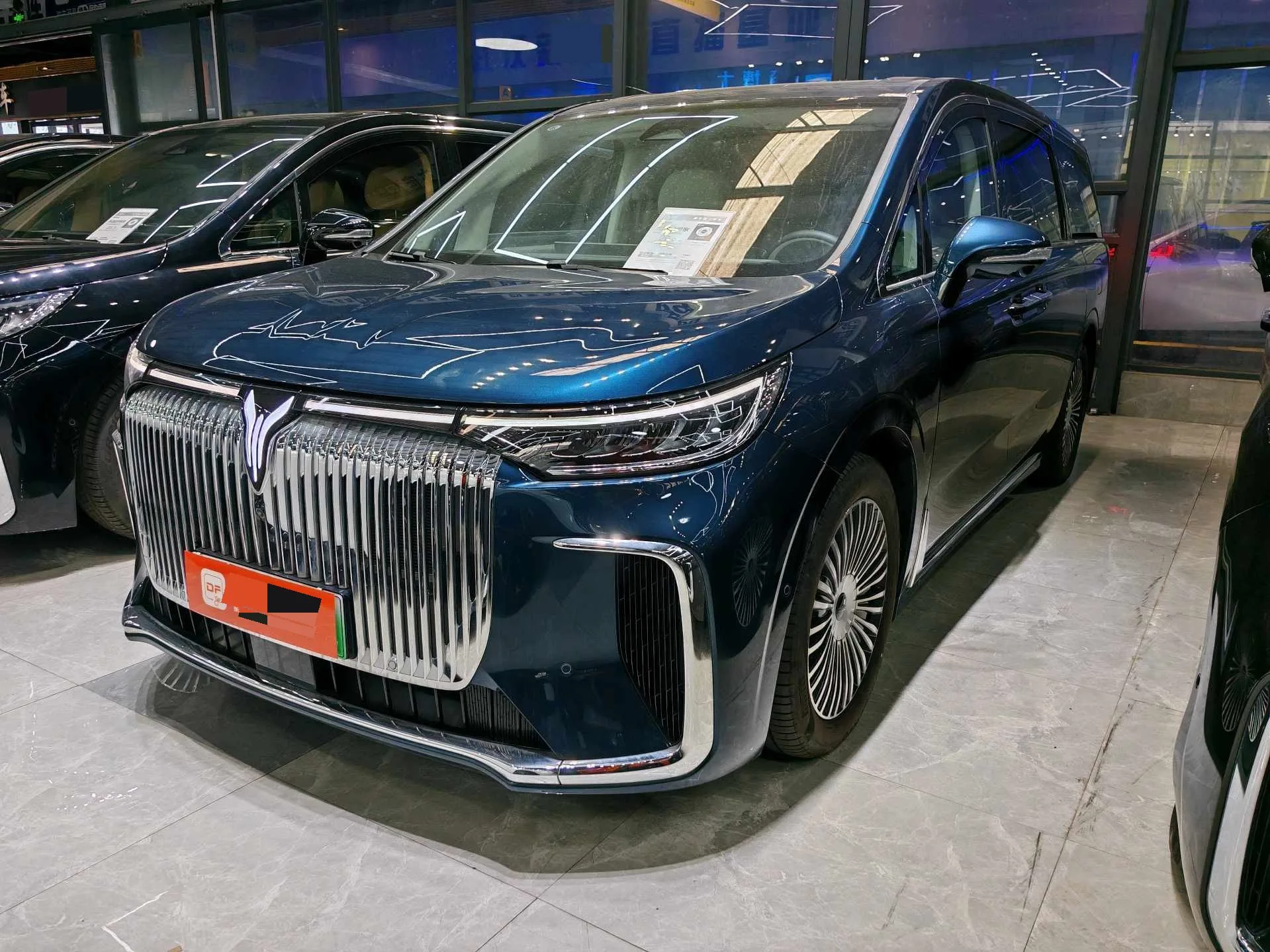 Lan图 2025 Dreamer PHEV 1.5T AWD Flagship Kunpeng Edition Automatic