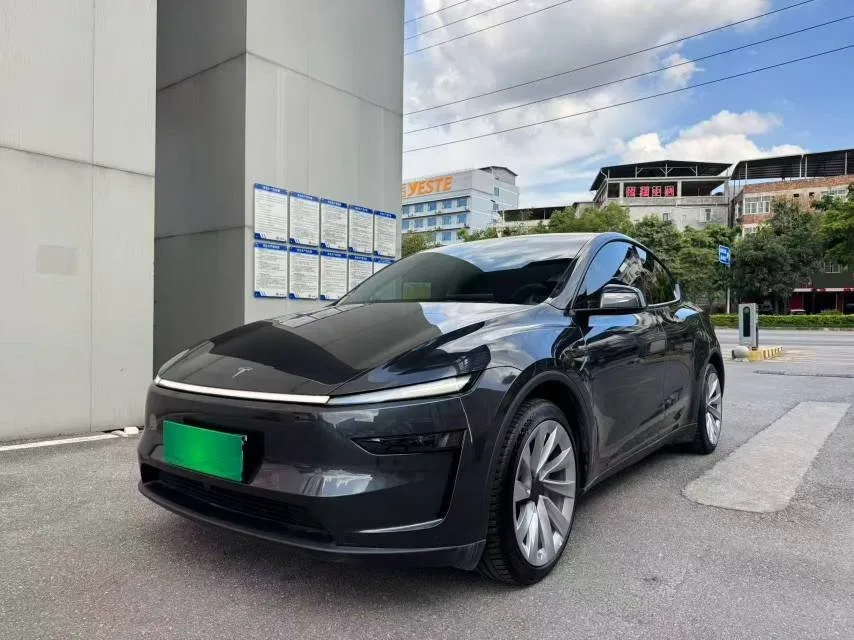 Tesla 2025 Model Y Long Range All-Wheel Drive First Edition Automatic