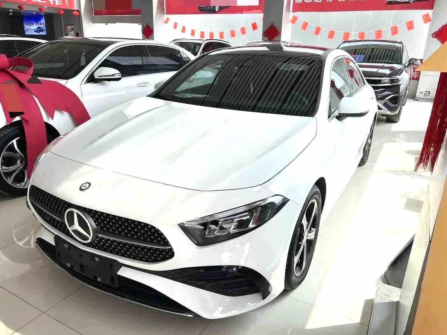 Mercedes-Benz A-Class 2024 A 200 L 1.3T Fashion Automatic