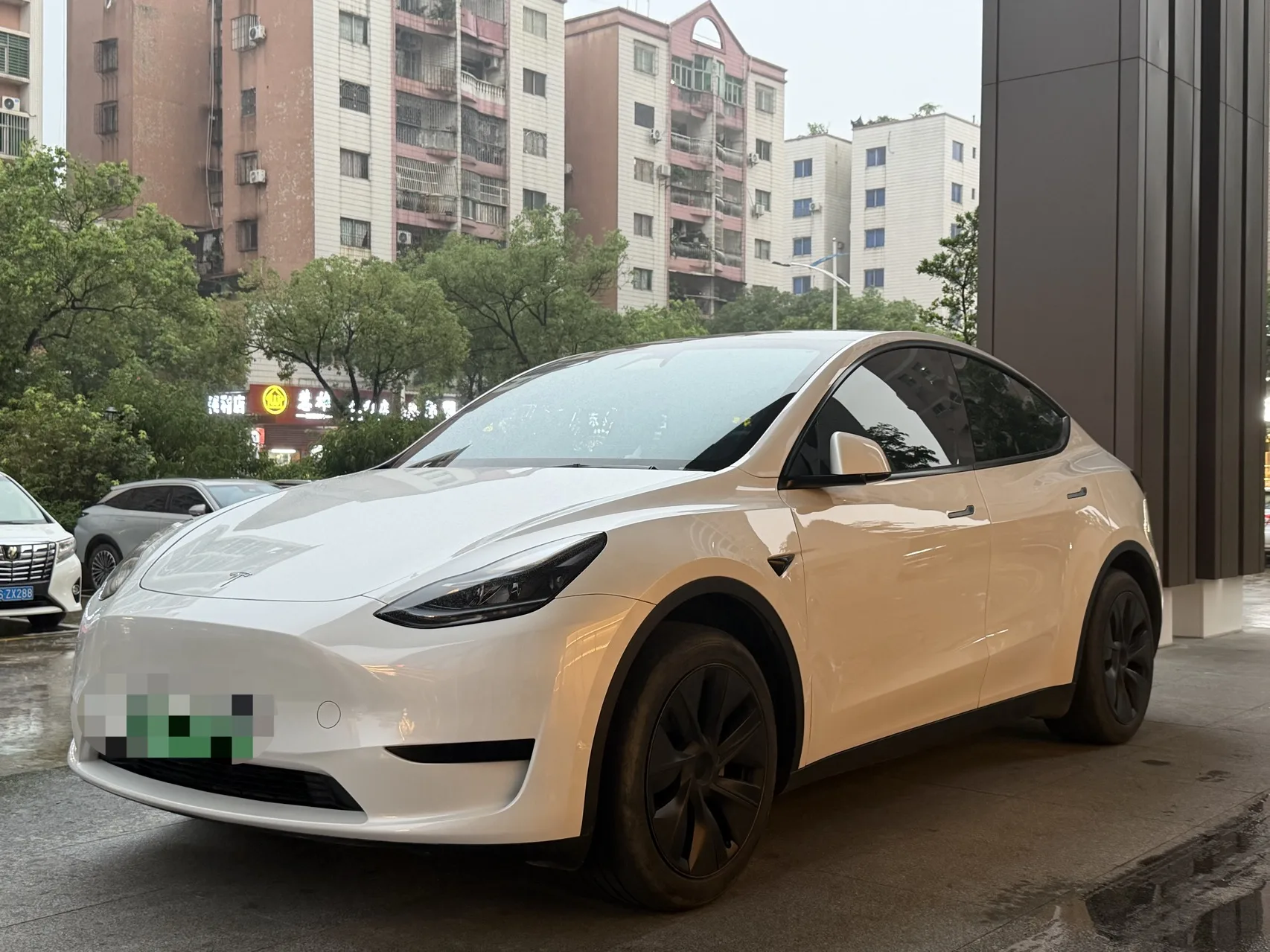 Model Y 2024 Rear-Wheel Drive