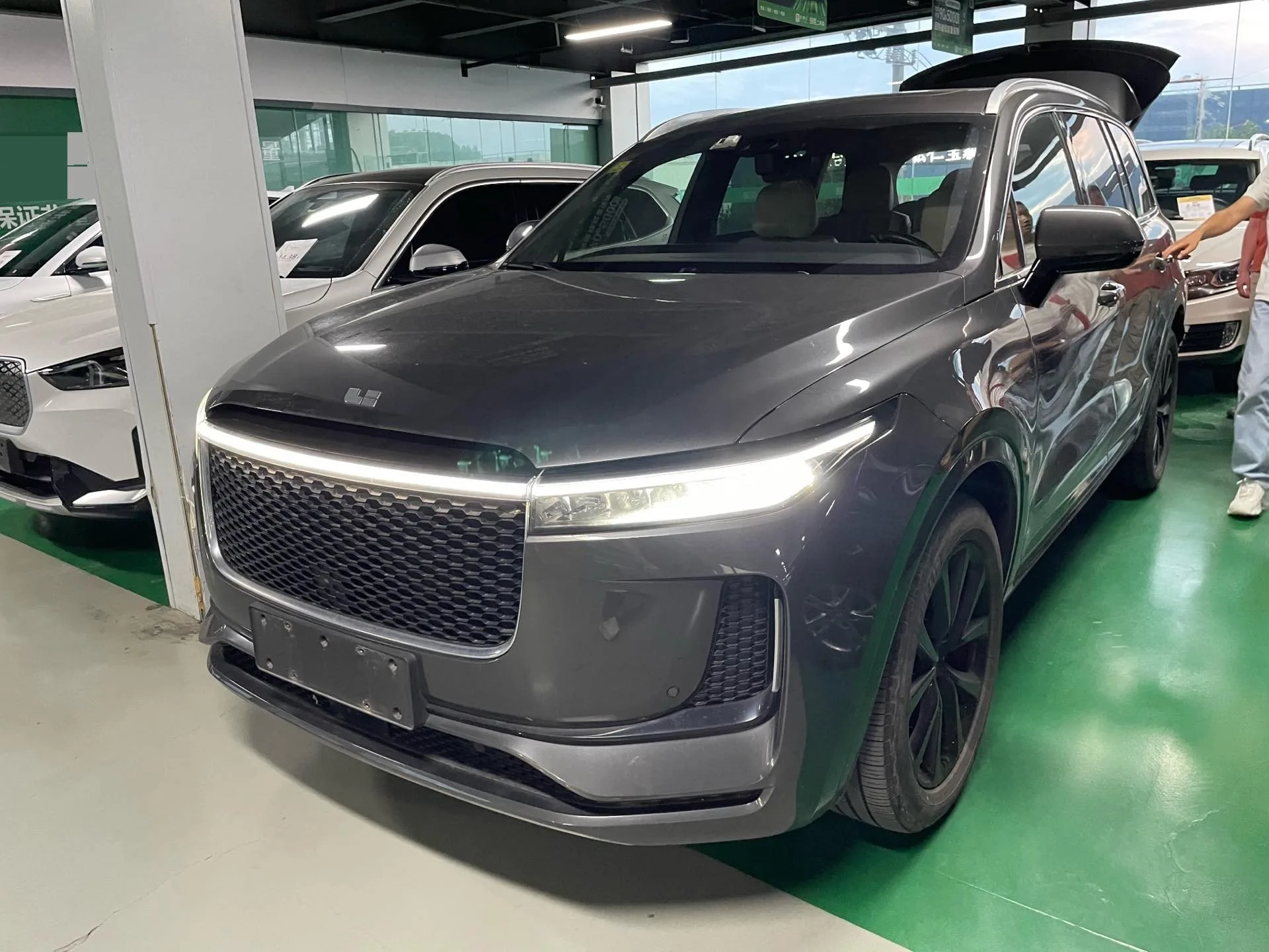 Li Auto ONE 2020 Extended Range 6-Seater