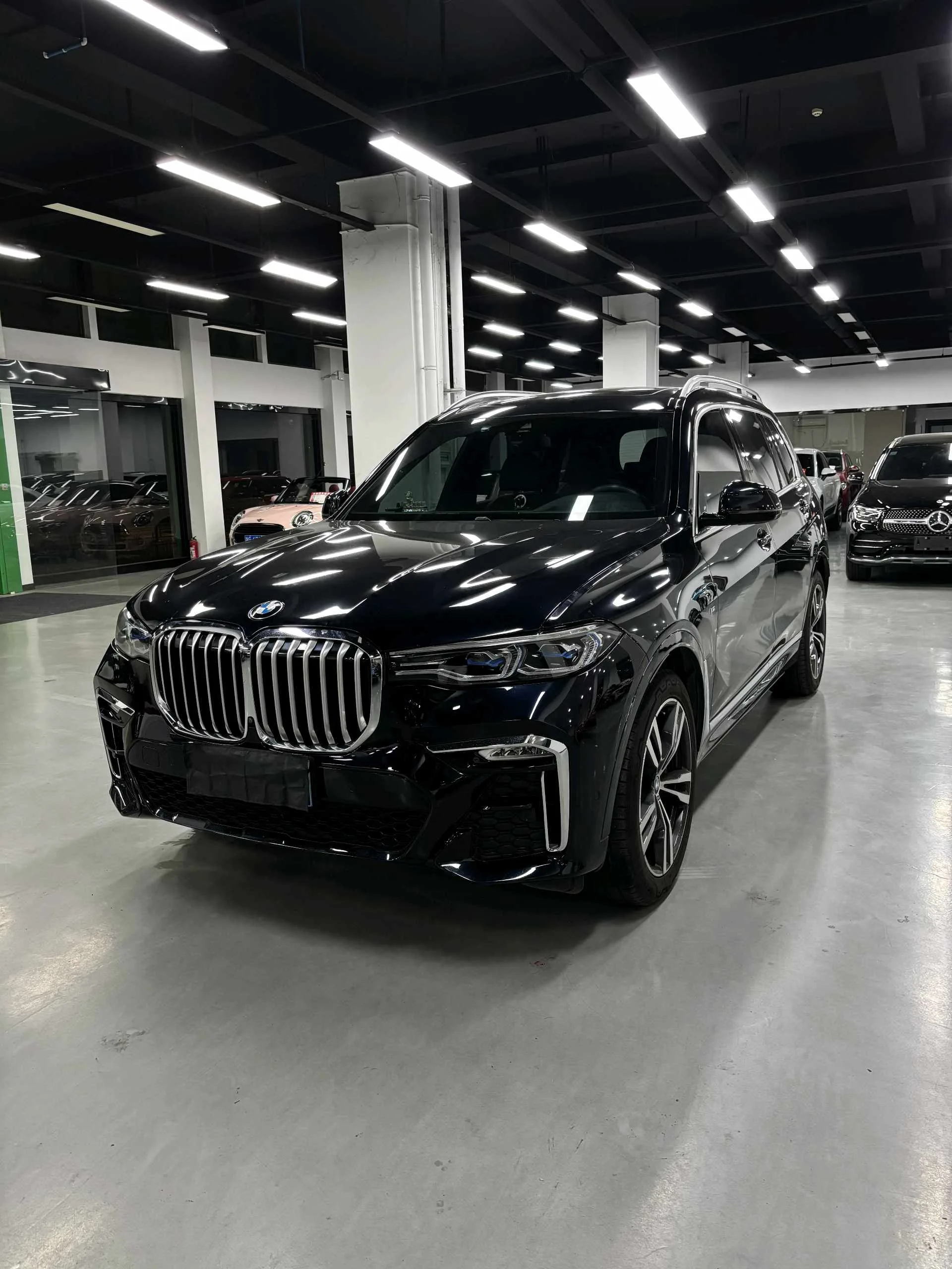 2020 BMW X7 xDrive40i Individual Limited Edition with Luxury Package