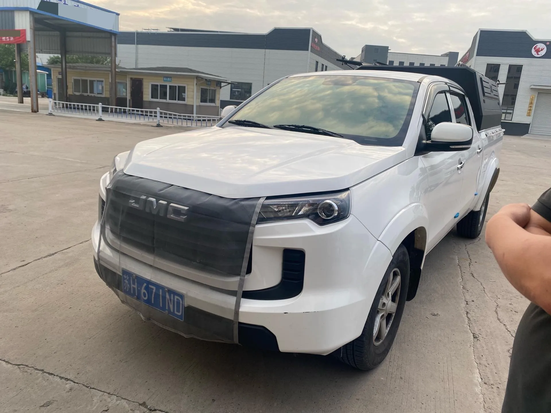 JMC 2022 Baodian 2.5T Two-Wheel Drive Premium Edition (Long Wheelbase), Manual Transmission