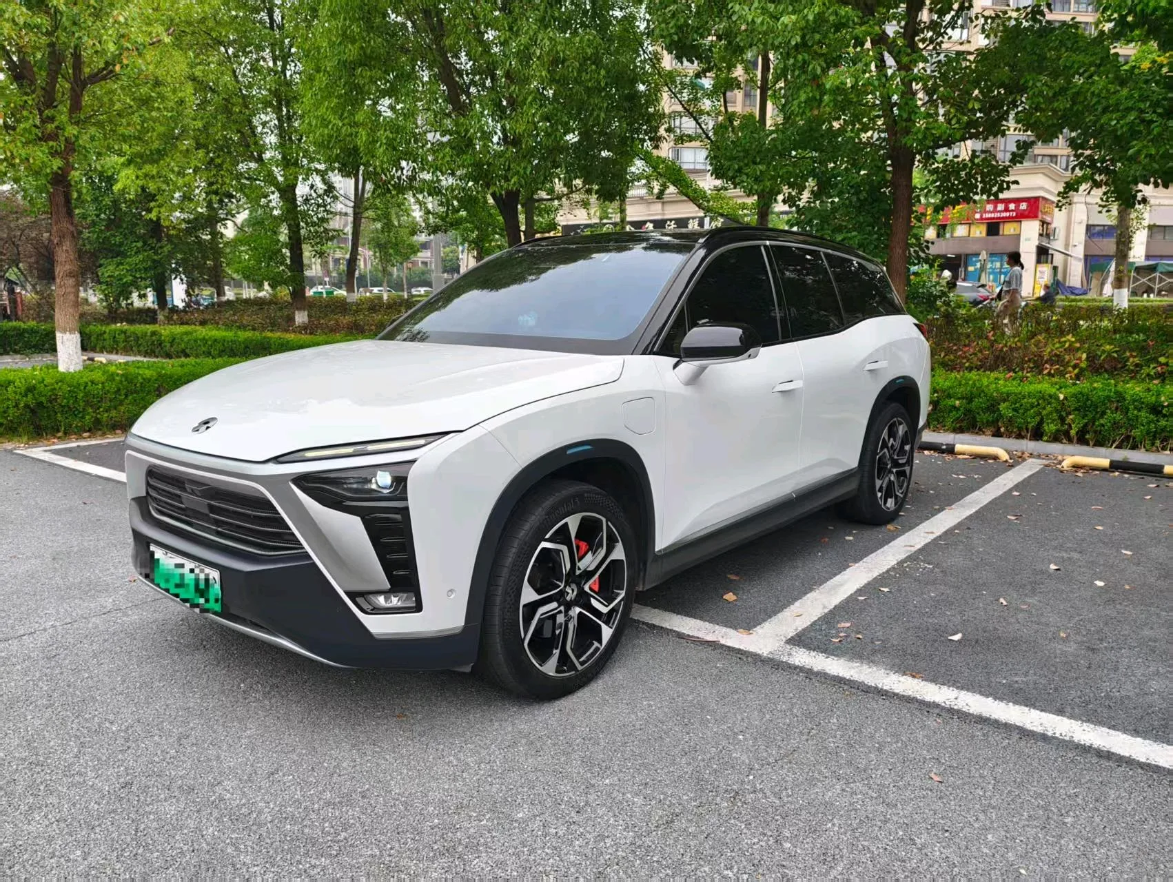 NIO ES8 2022 Model Year, 100kWh Signature Edition, 7-Seater