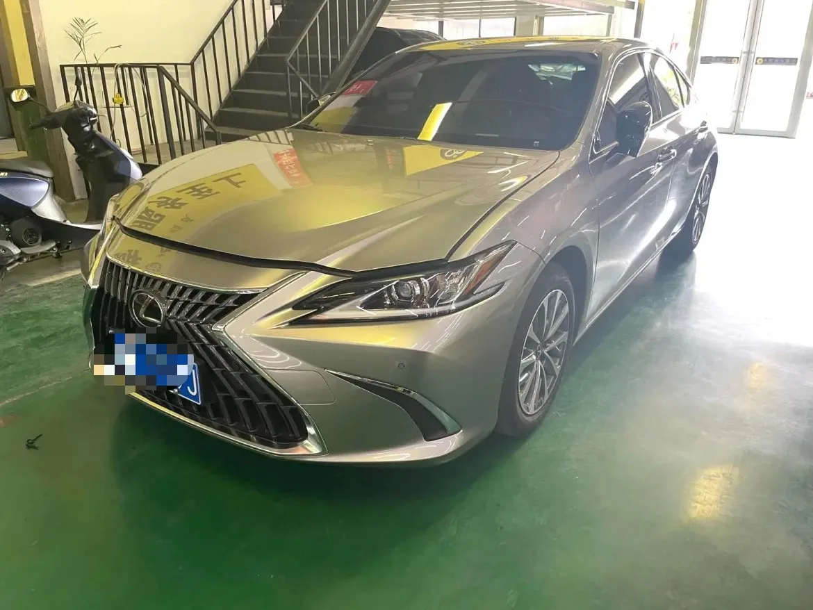 Lexus ES 2023 200 Luxury Edition