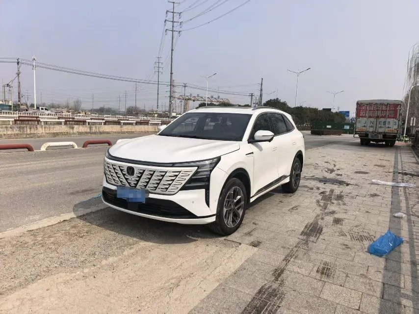 Changan 2025 CS75 PLUS 1.5T New Blue Whale Premium Automatic