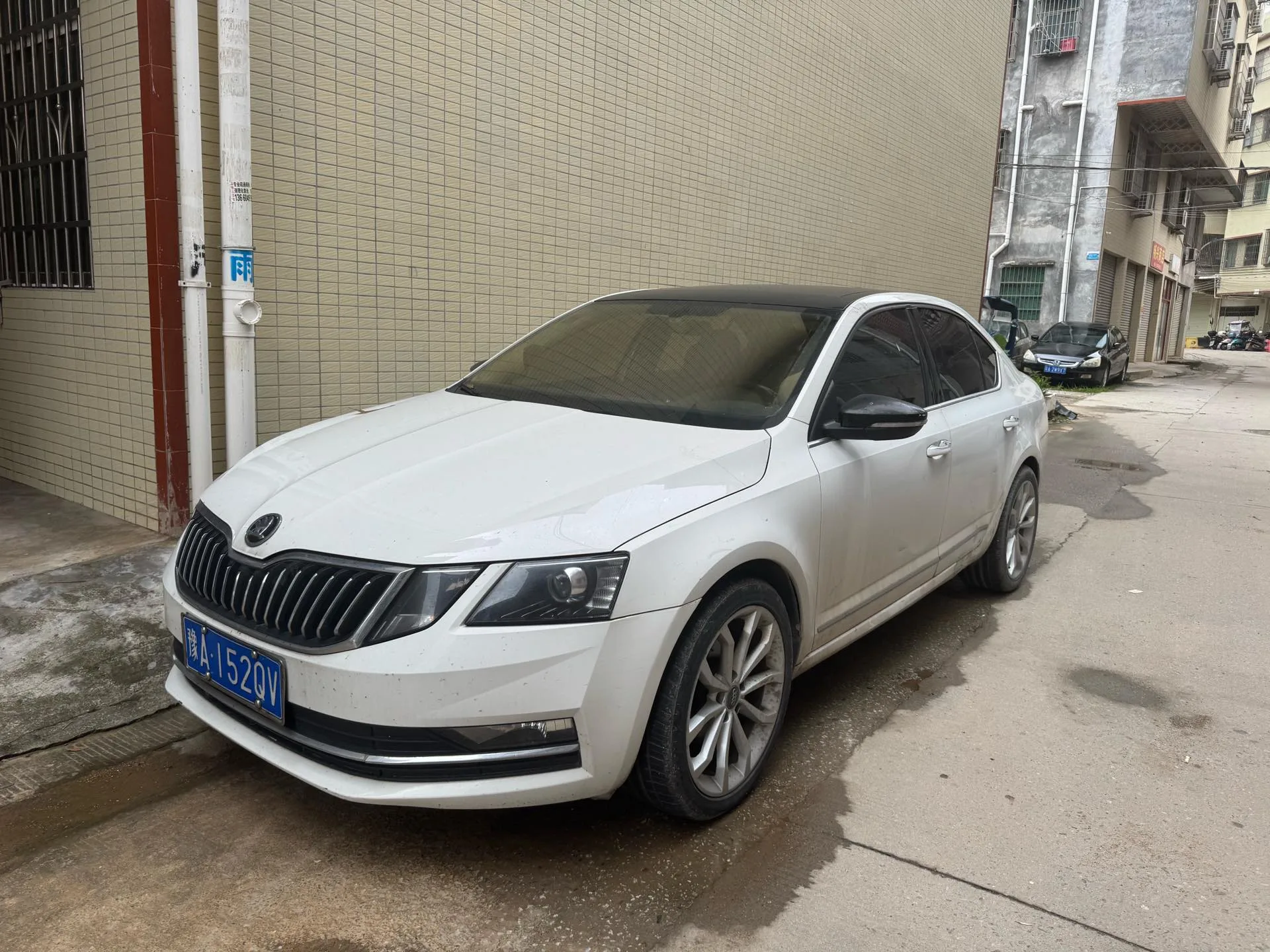 Octavia 2018 TSI230 DSG Luxury Edition